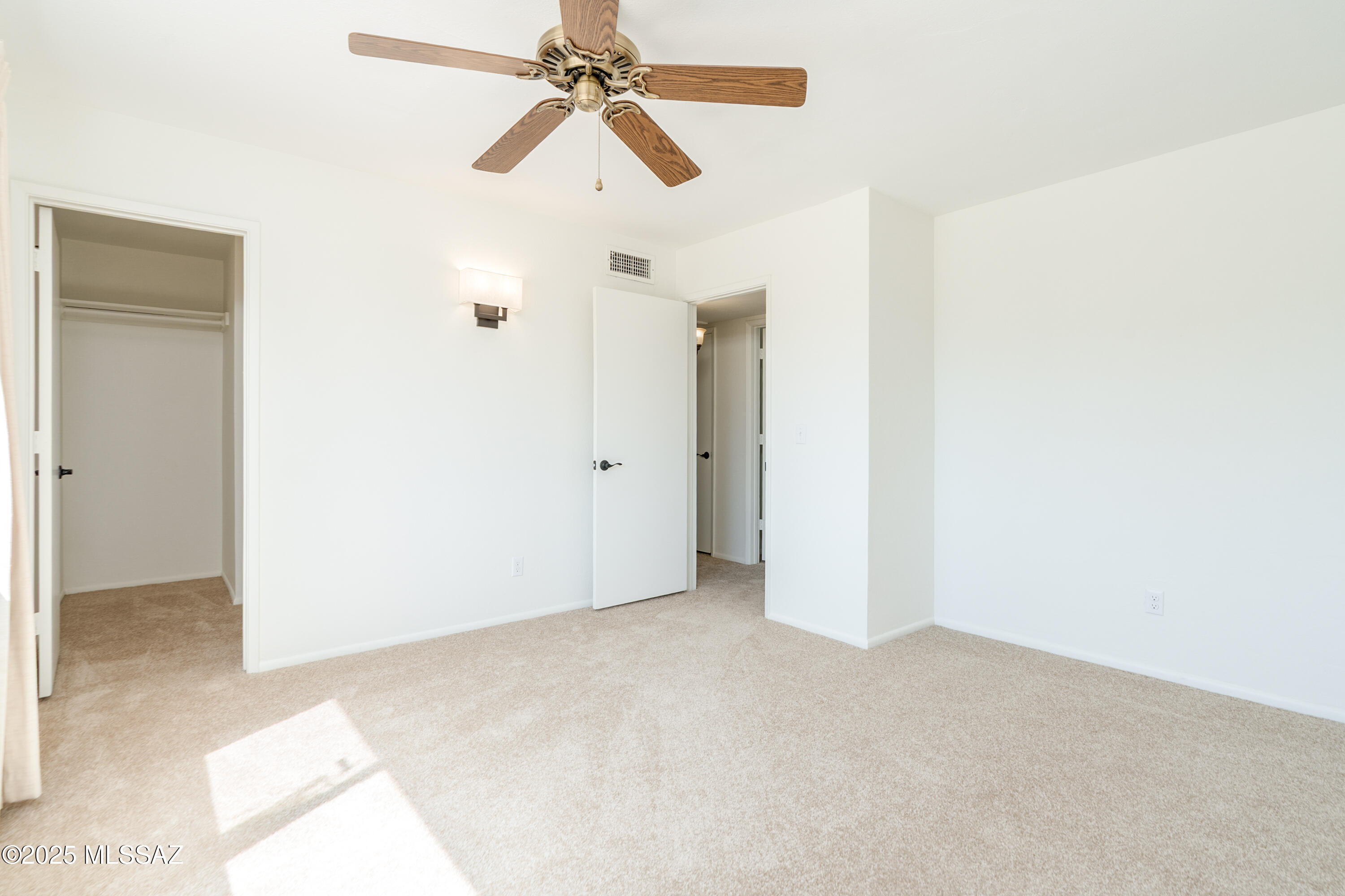 4131 W Orangewood Drive