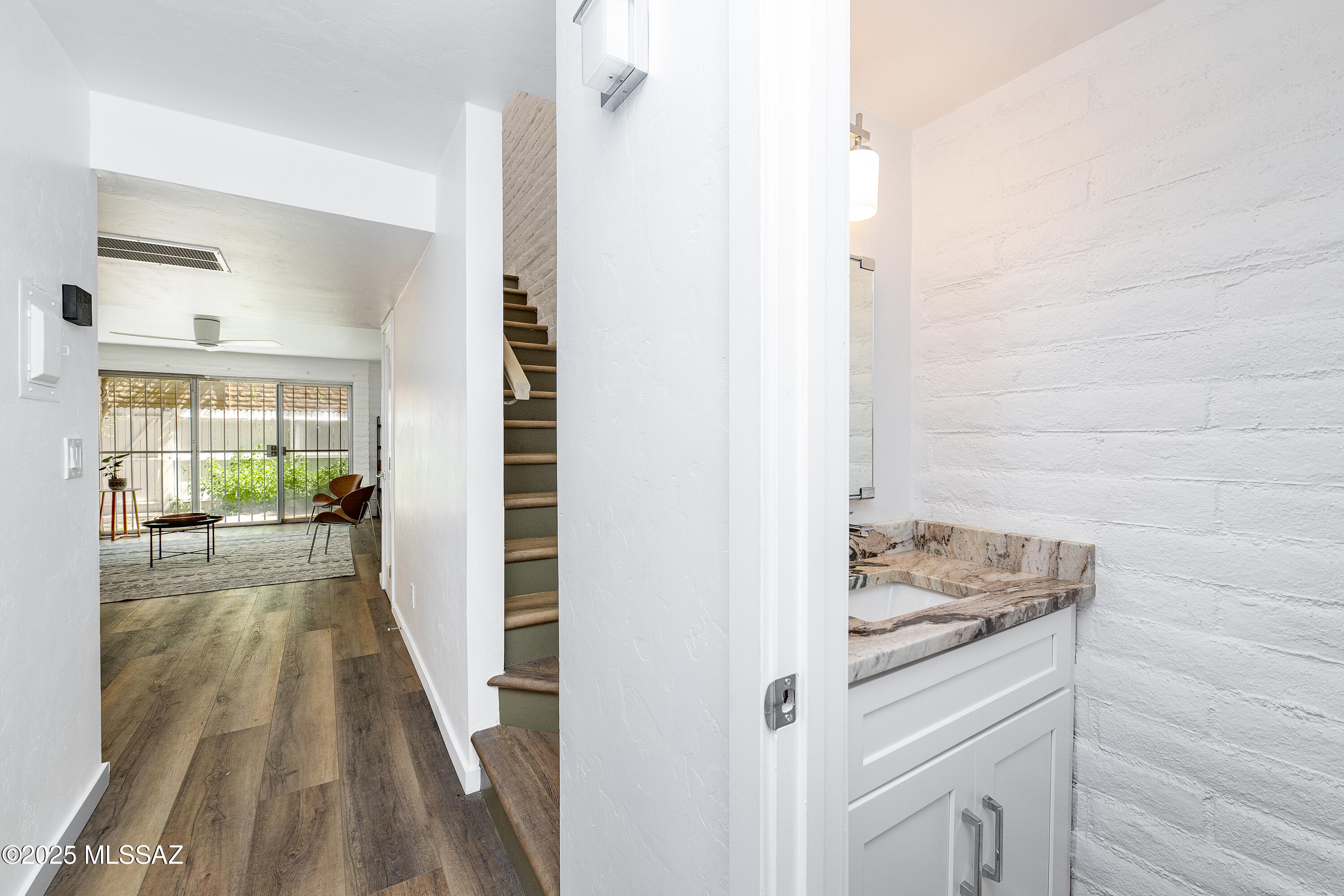 2875 N Tucson Boulevard N Unit: APT 5