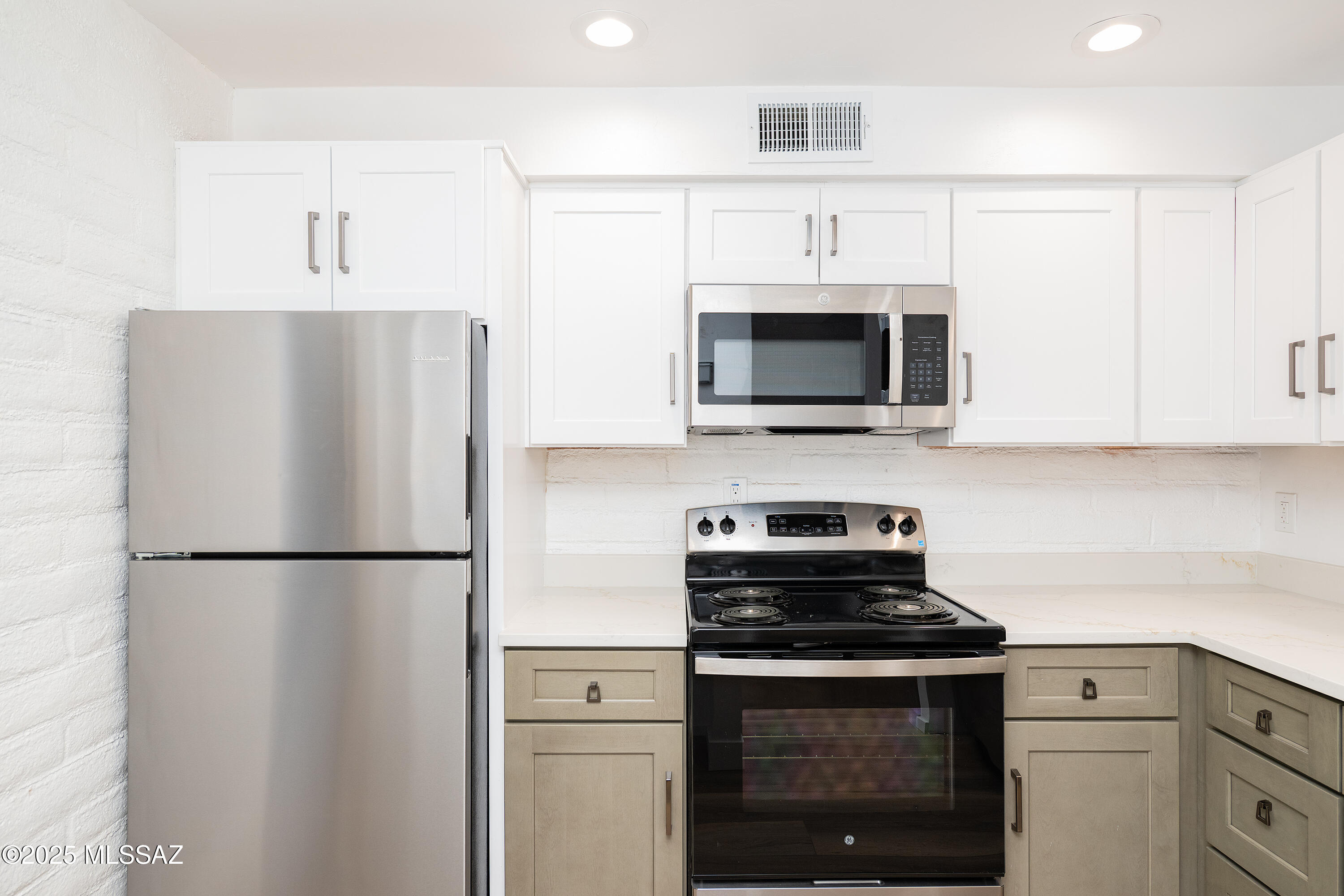 2875 N Tucson Boulevard N Unit: APT 5