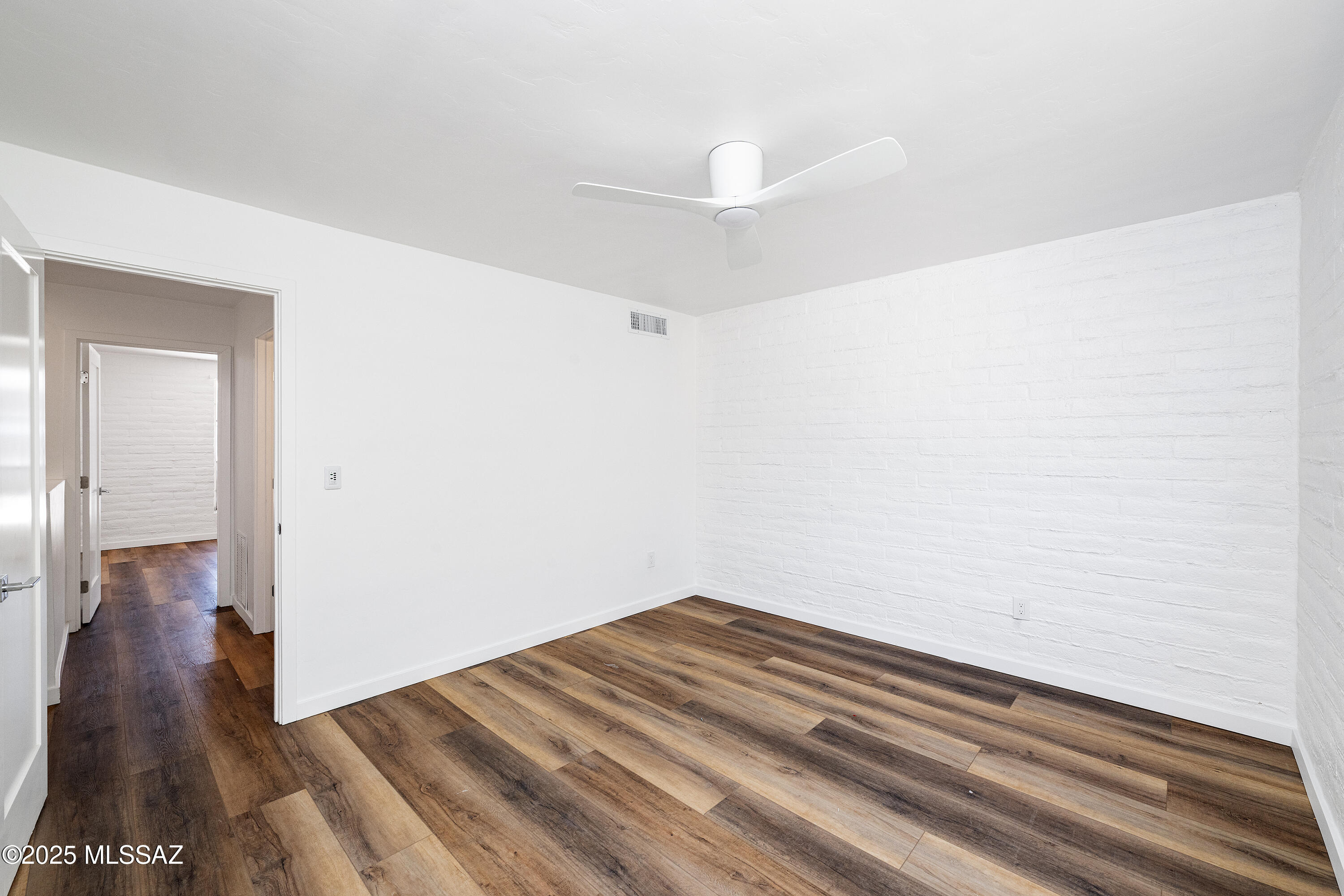 2875 N Tucson Boulevard N Unit: APT 5