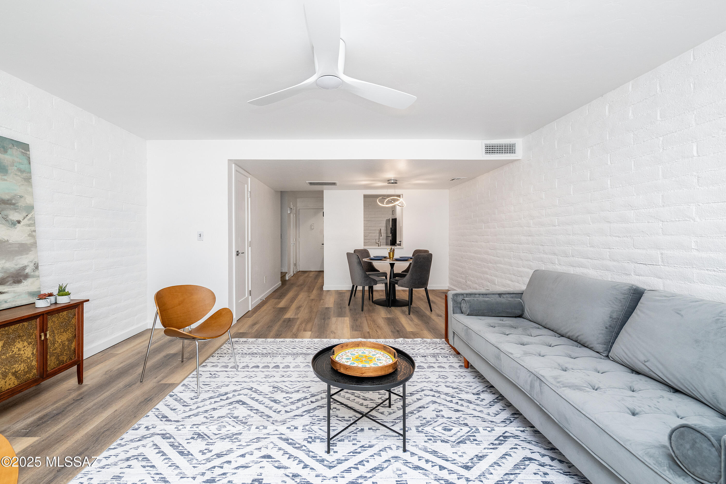 2875 N Tucson Boulevard N Unit: APT 5
