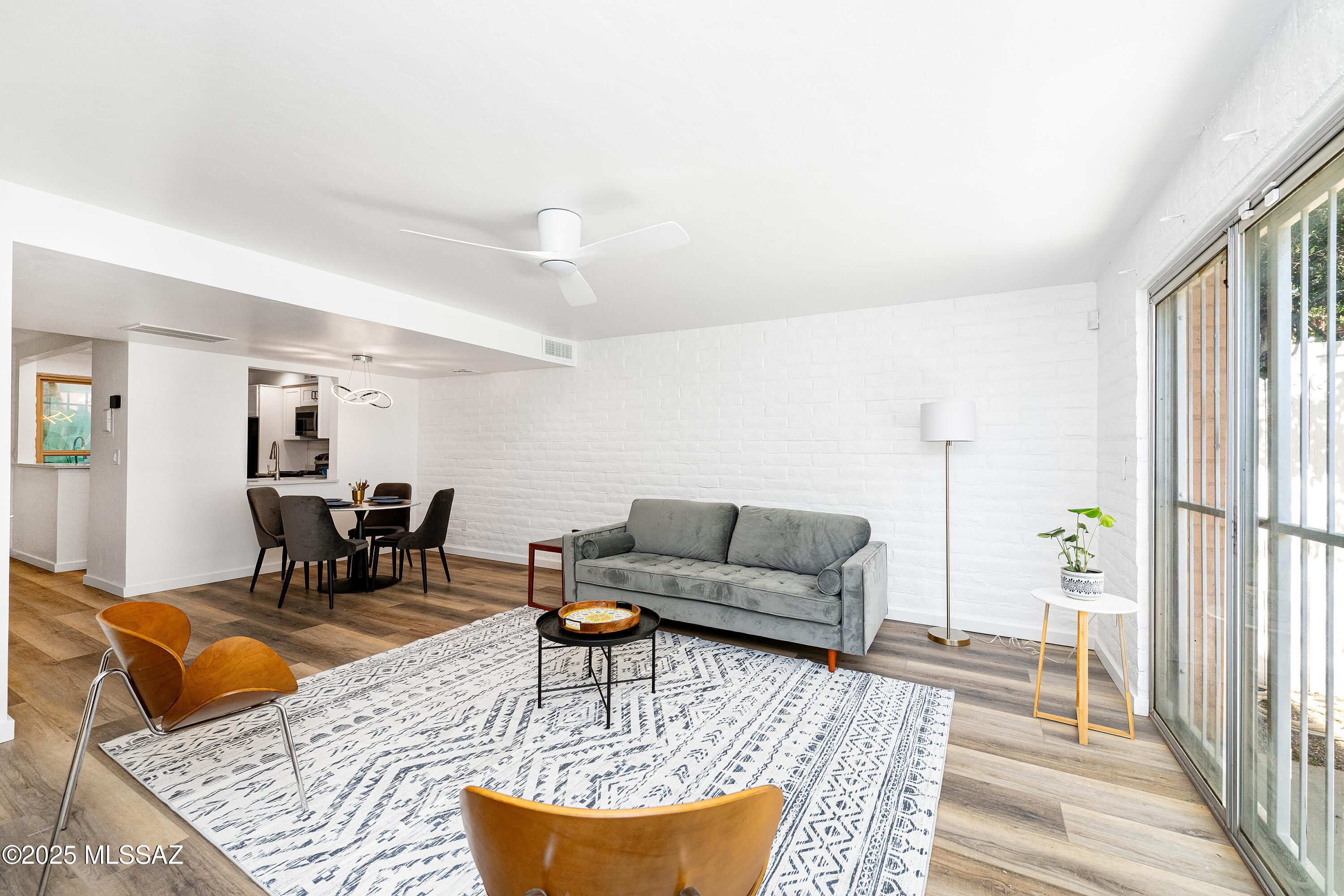 2875 N Tucson Boulevard N Unit: APT 5