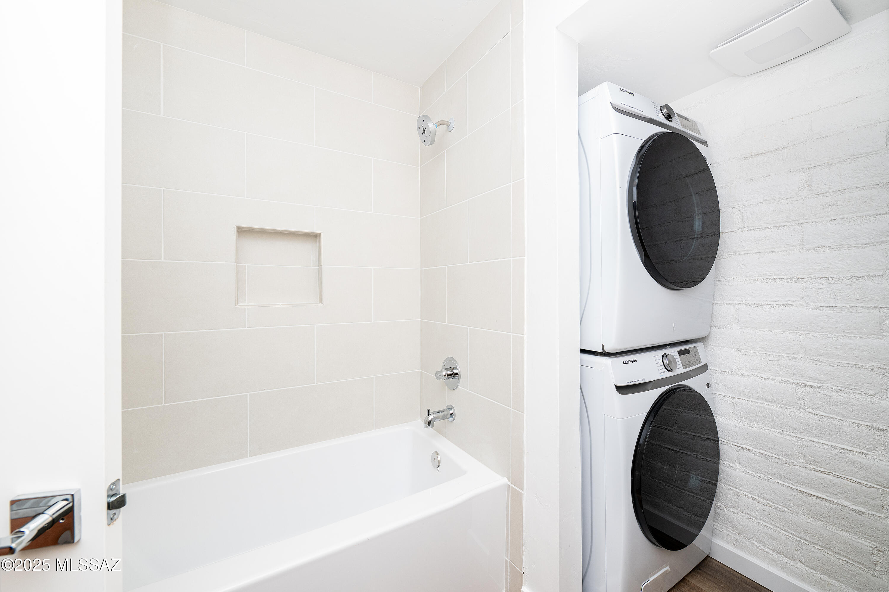 2875 N Tucson Boulevard N Unit: APT 5