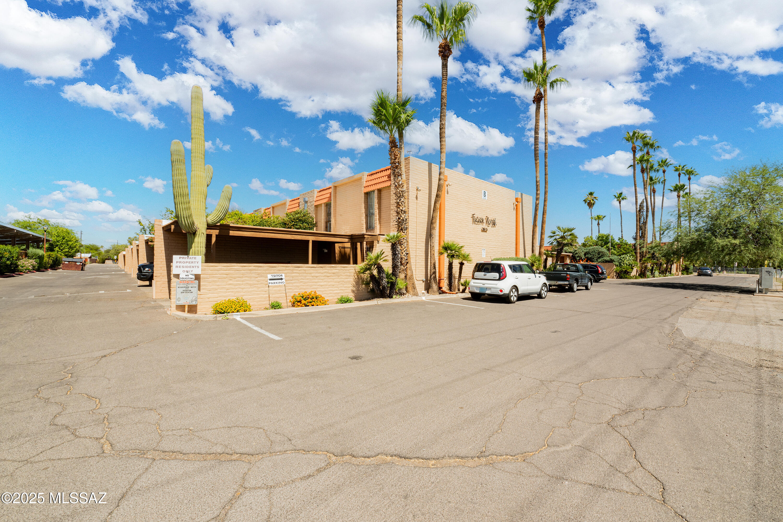 2875 N Tucson Boulevard N Unit: APT 5