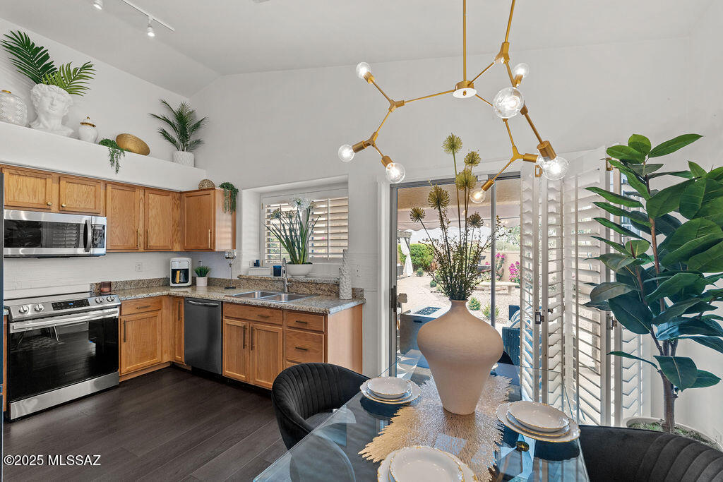 6148 W Van Dyke Court
