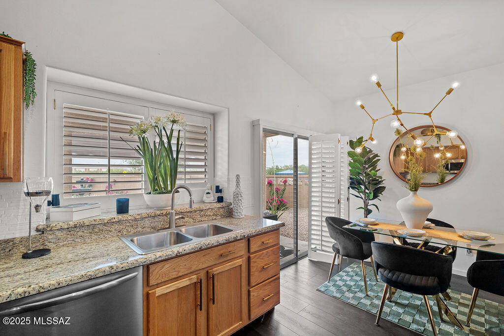 6148 W Van Dyke Court