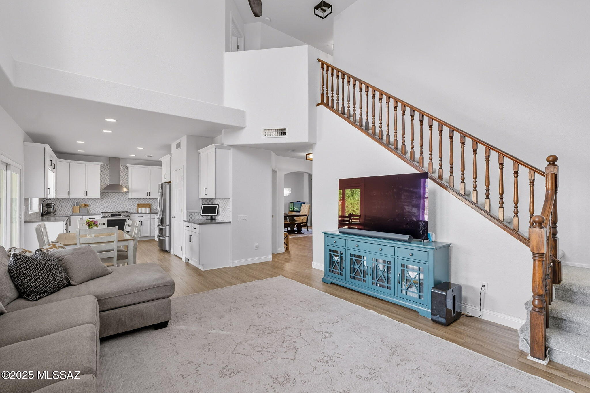 7831 E Calle Del Minique