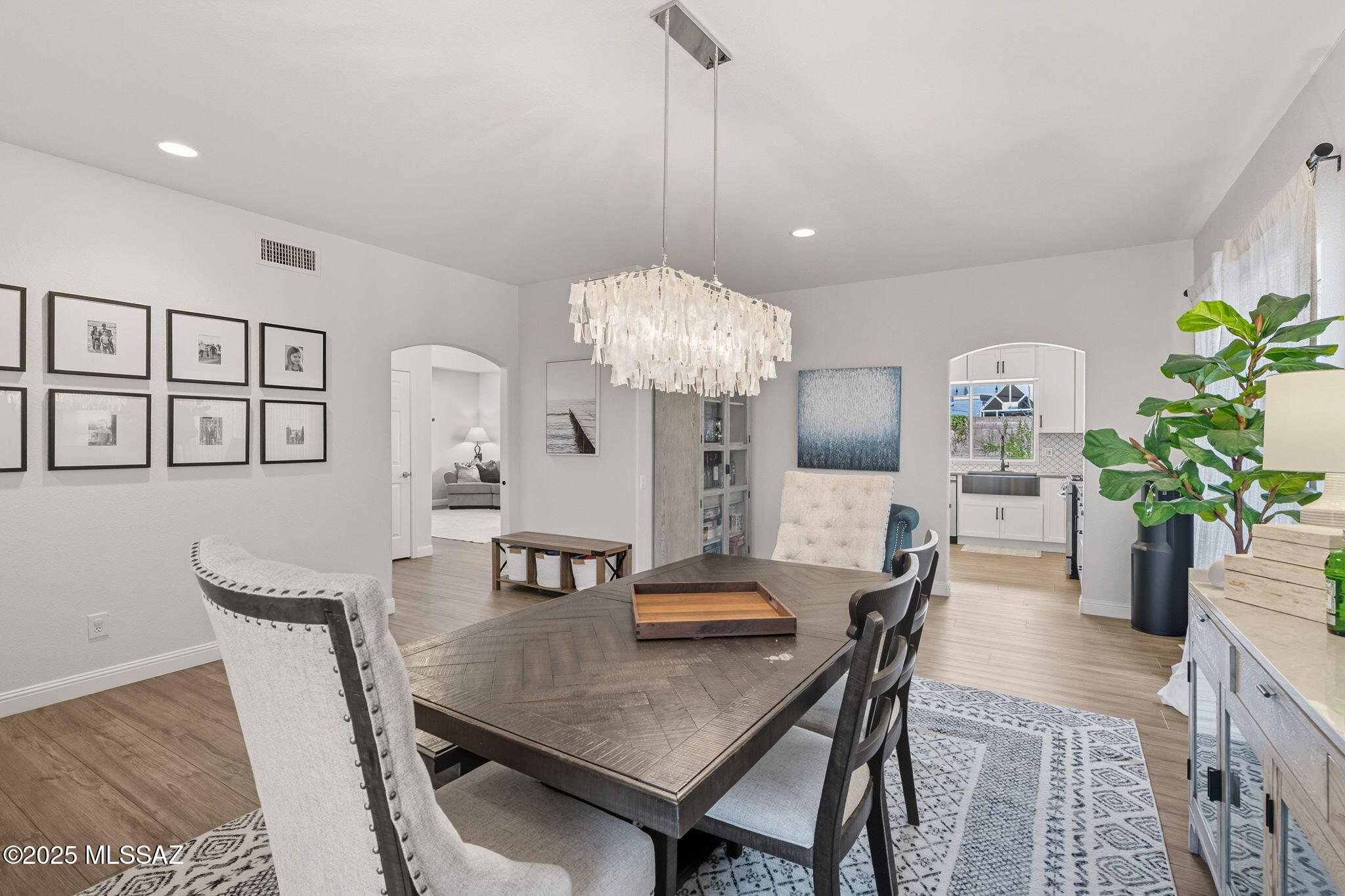 7831 E Calle Del Minique