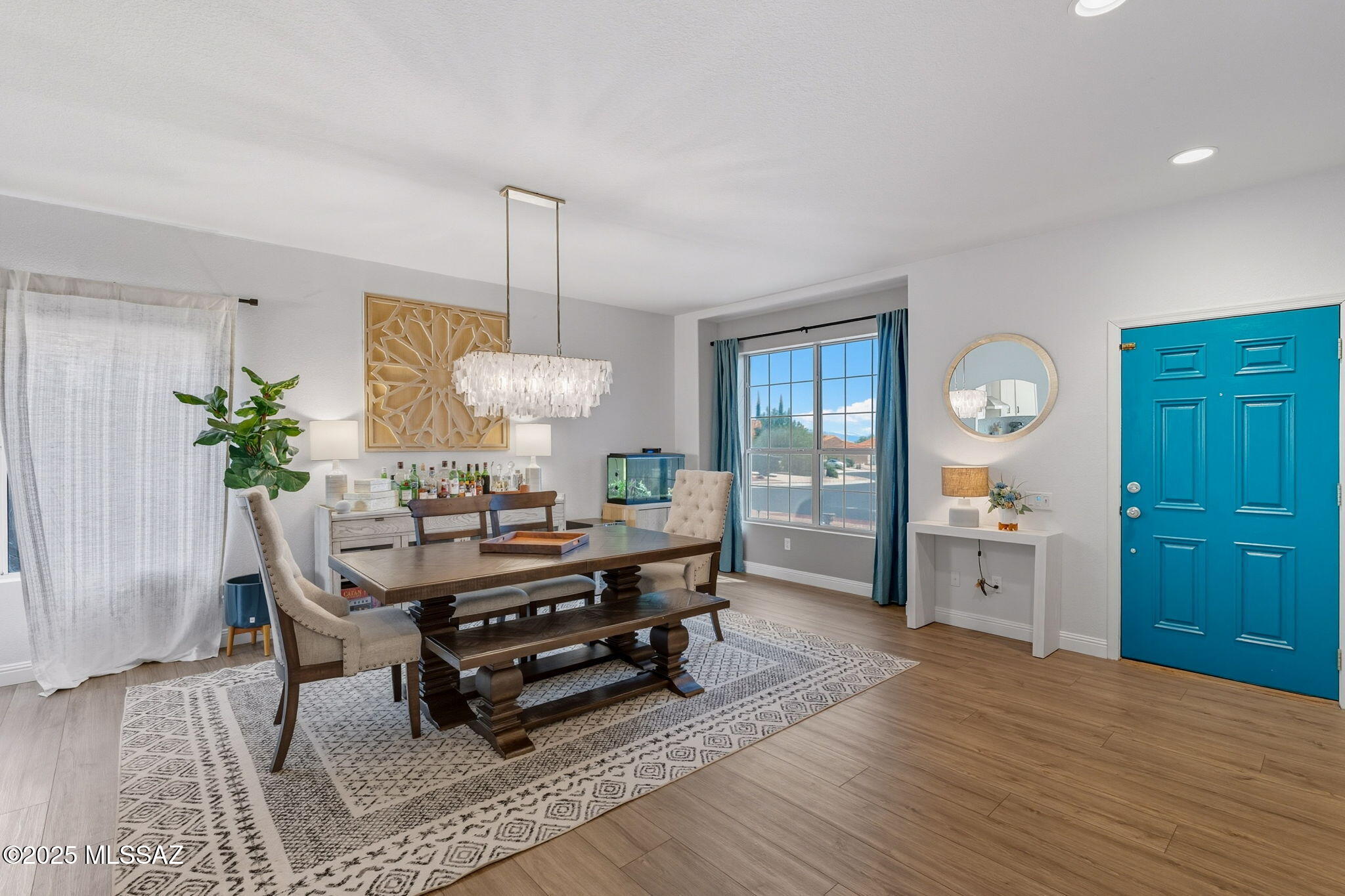 7831 E Calle Del Minique