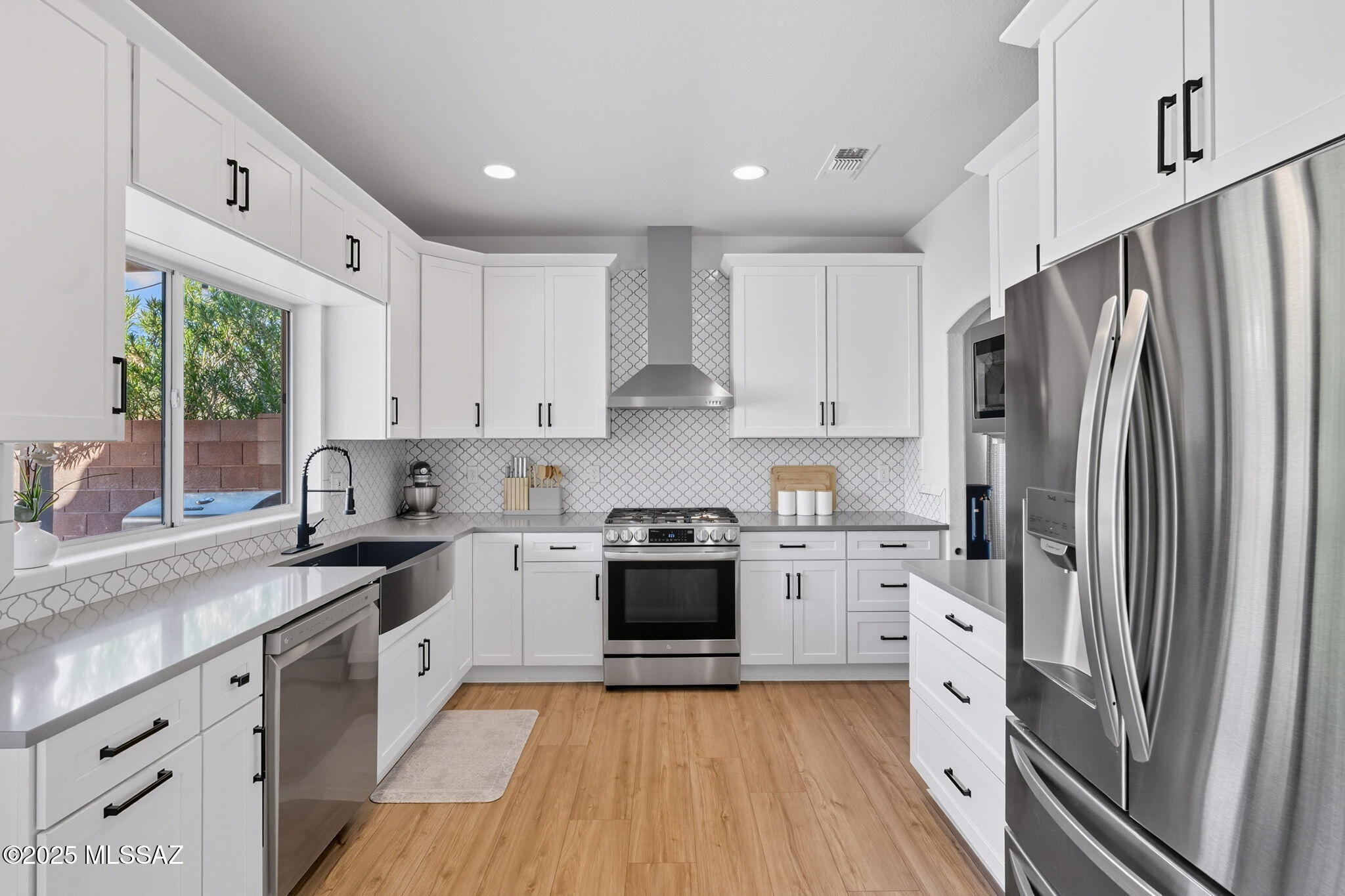 7831 E Calle Del Minique