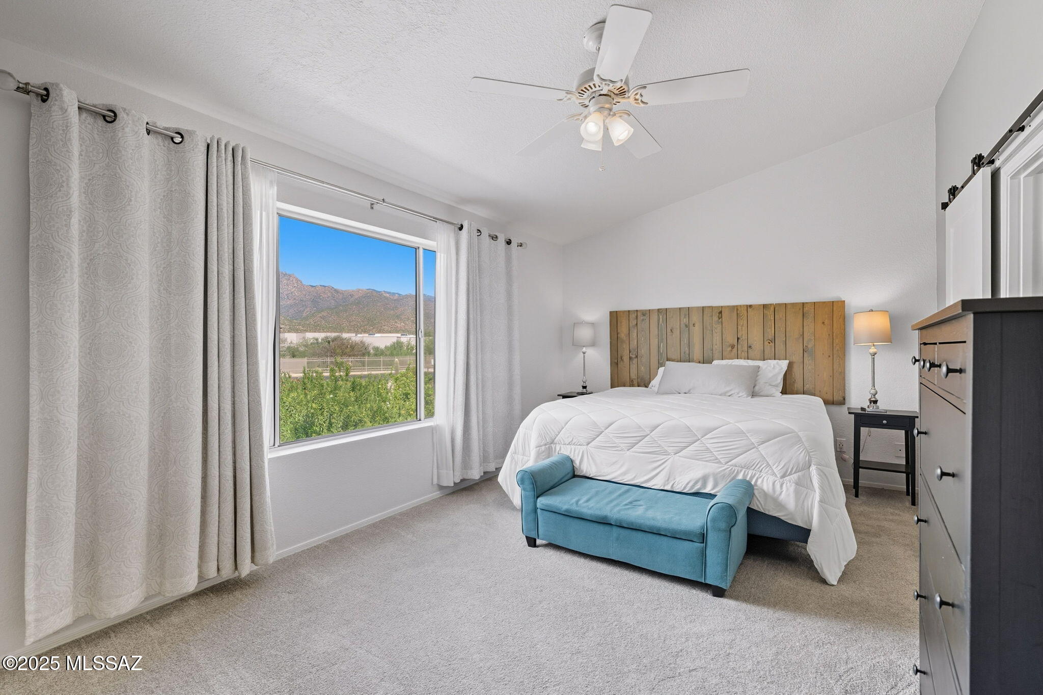 7831 E Calle Del Minique
