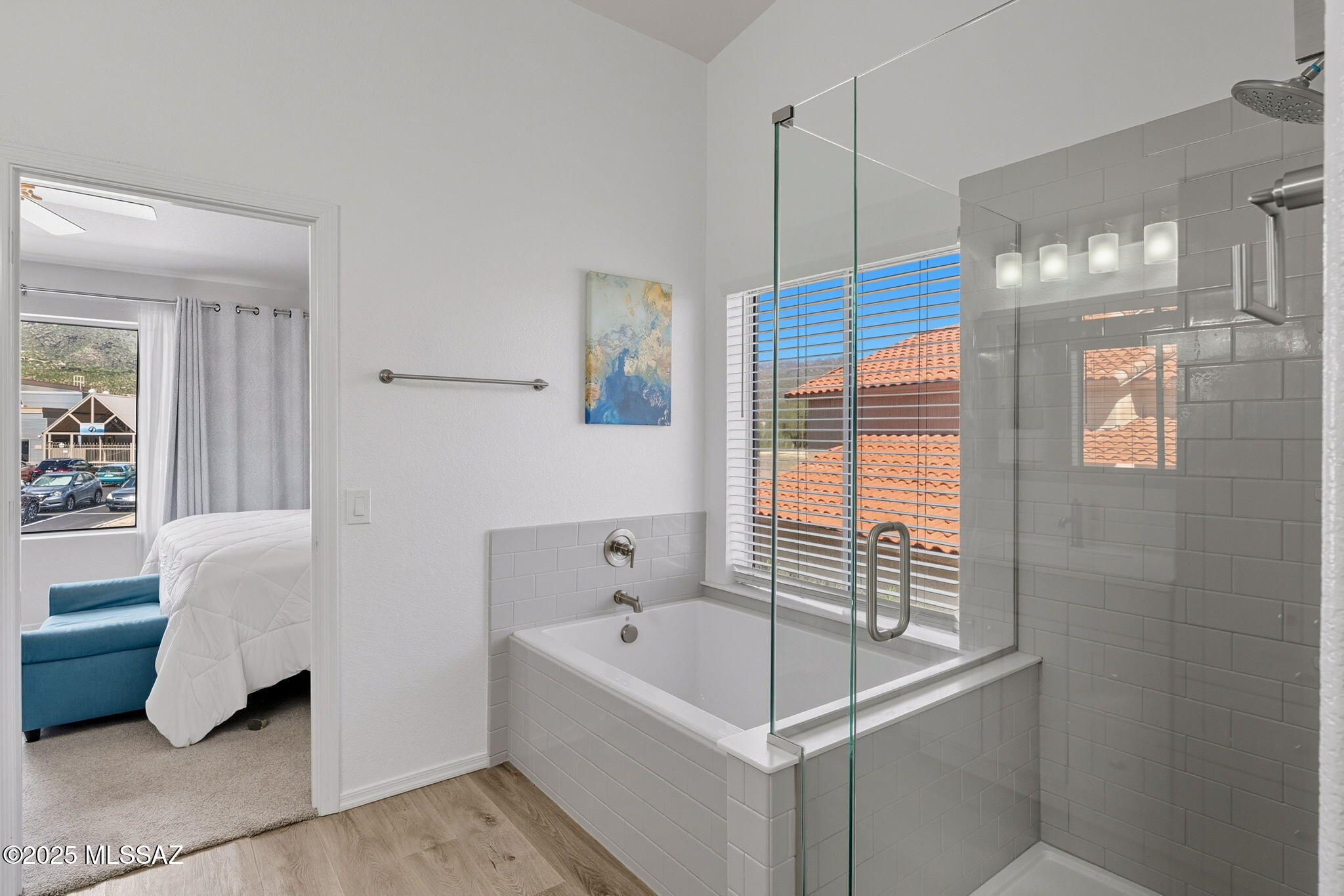 7831 E Calle Del Minique