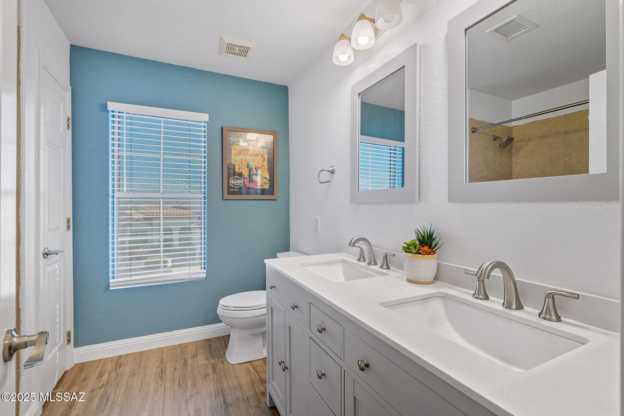 7831 E Calle Del Minique
