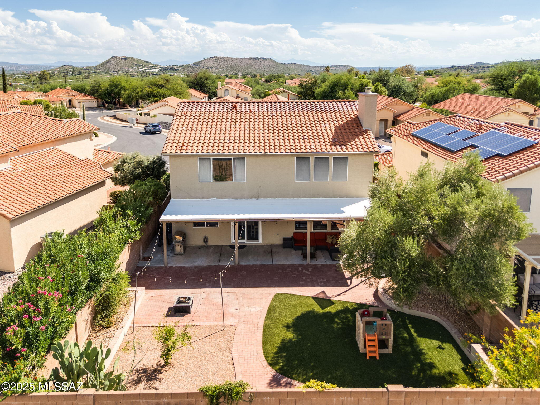 7831 E Calle Del Minique
