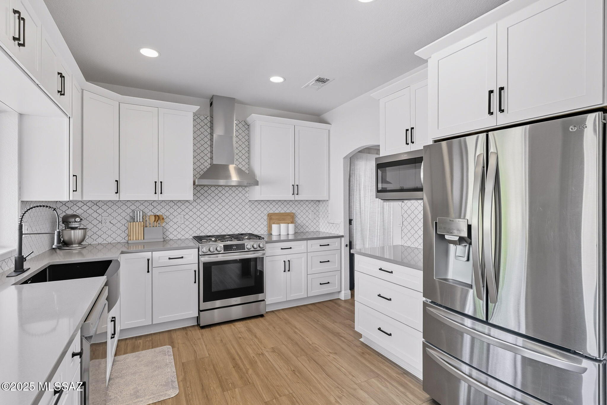 7831 E Calle Del Minique