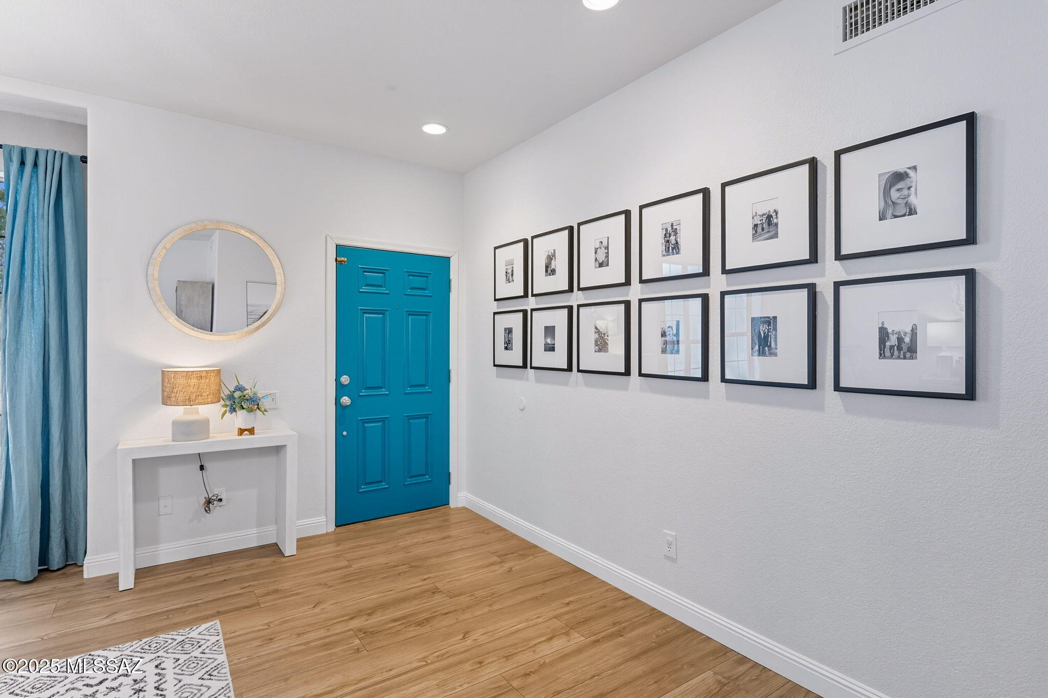 7831 E Calle Del Minique