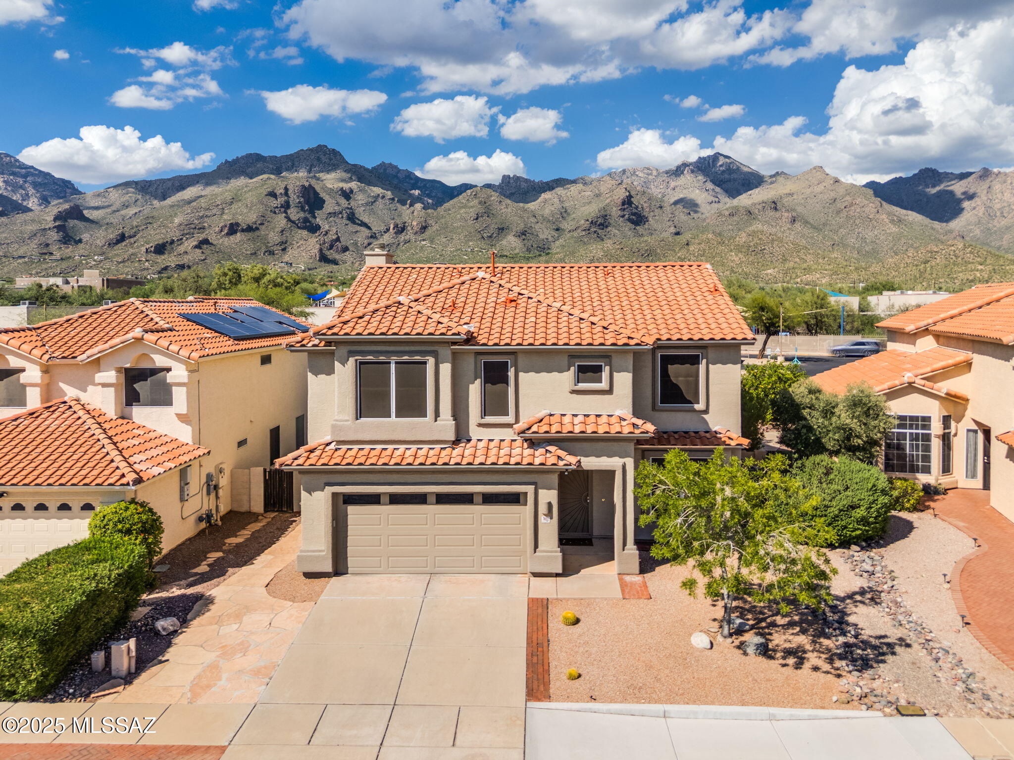7831 E Calle Del Minique