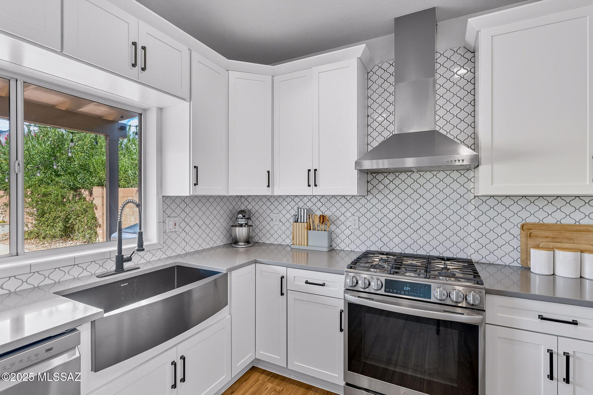 7831 E Calle Del Minique