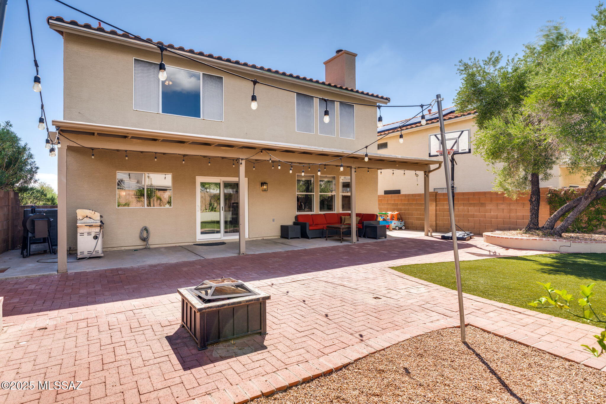7831 E Calle Del Minique