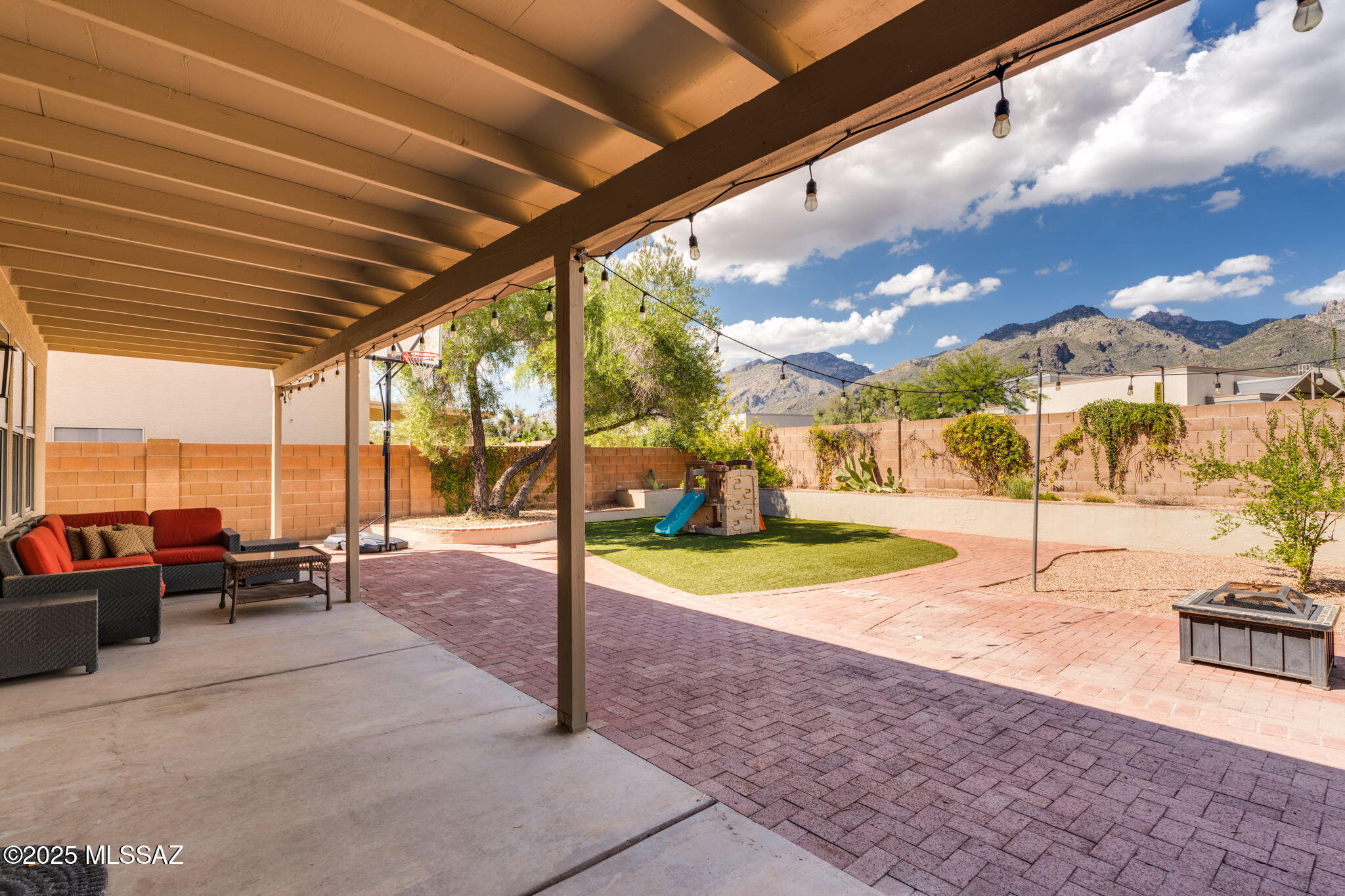 7831 E Calle Del Minique