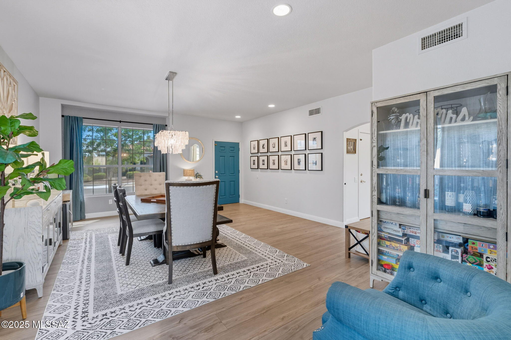 7831 E Calle Del Minique