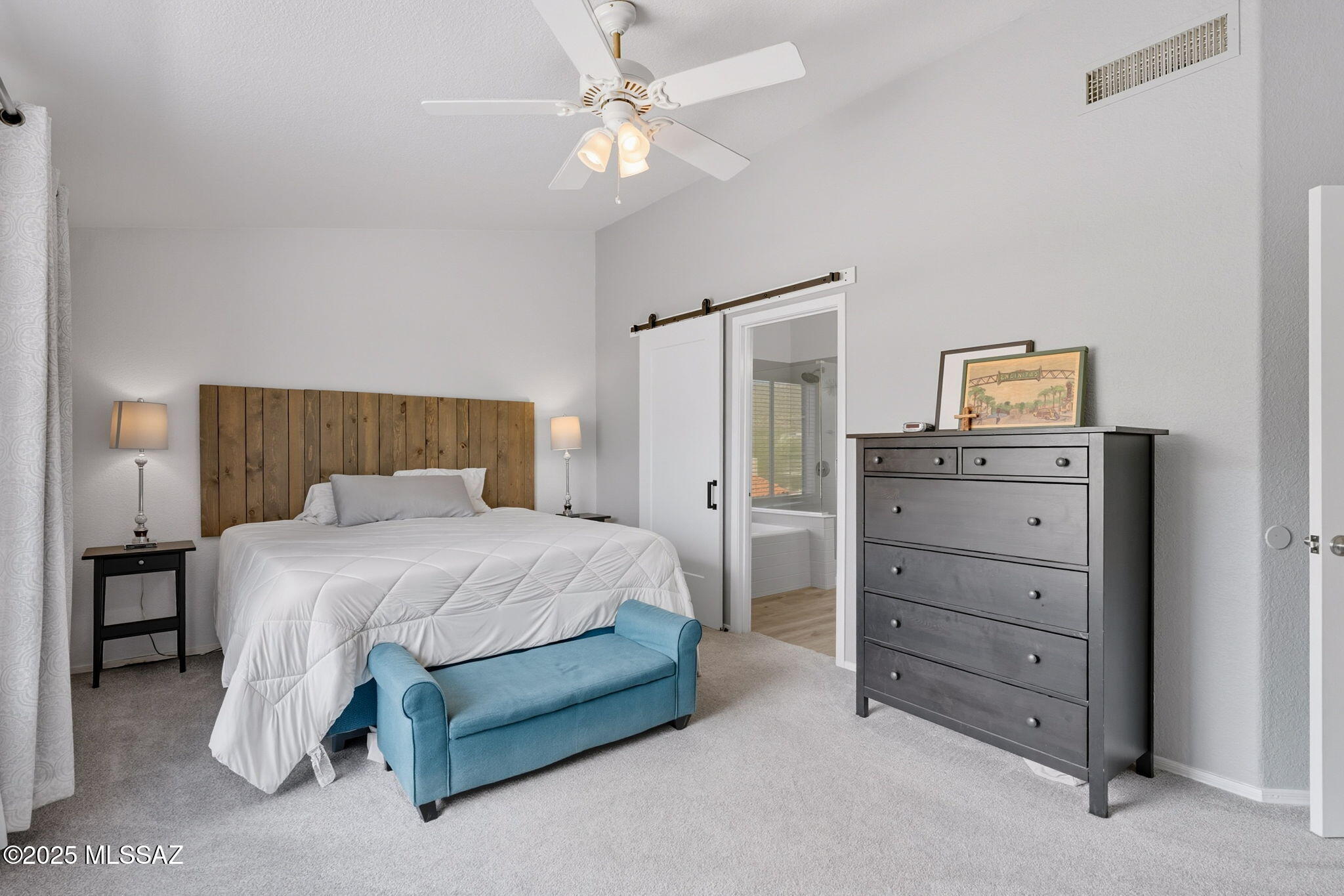 7831 E Calle Del Minique