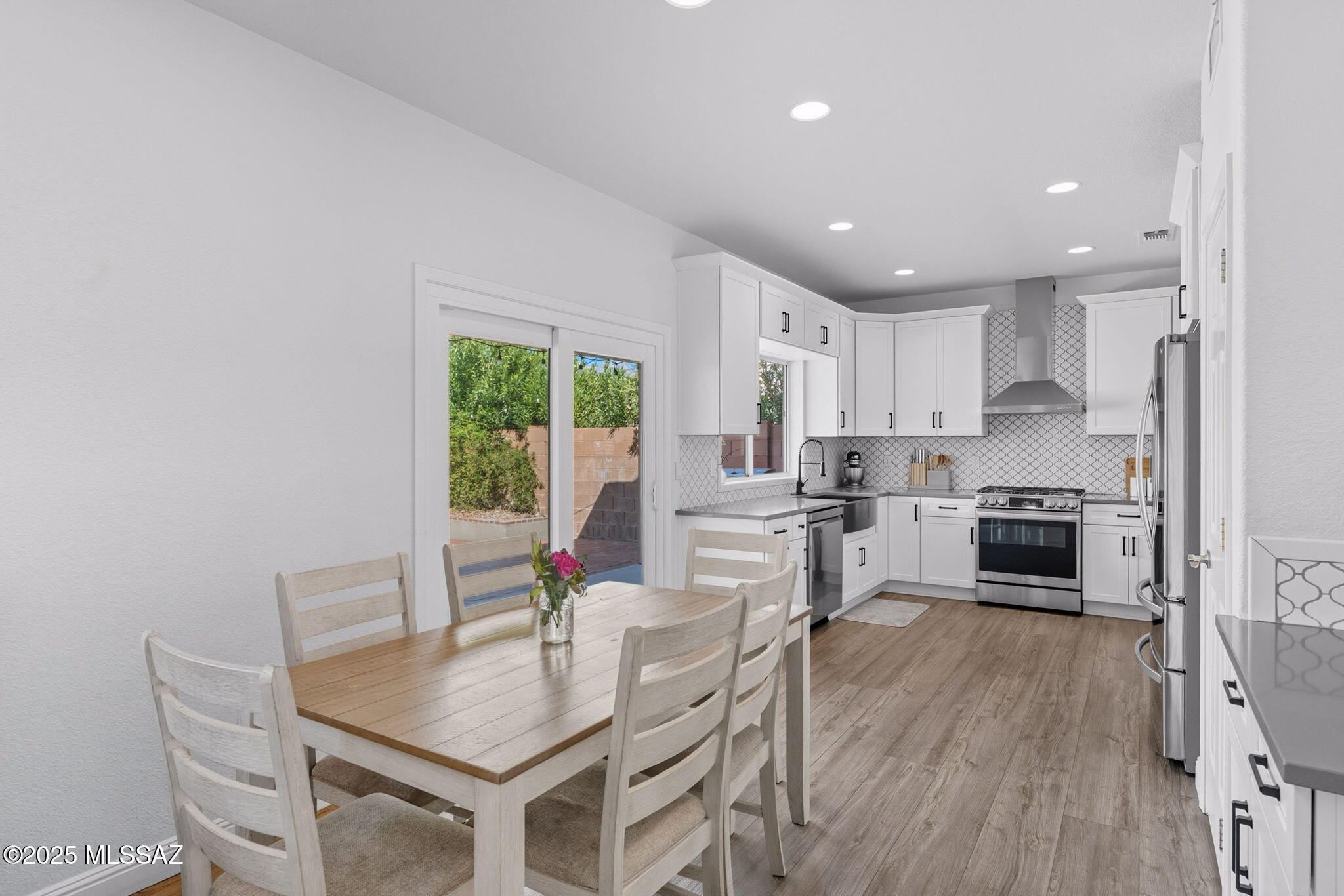 7831 E Calle Del Minique