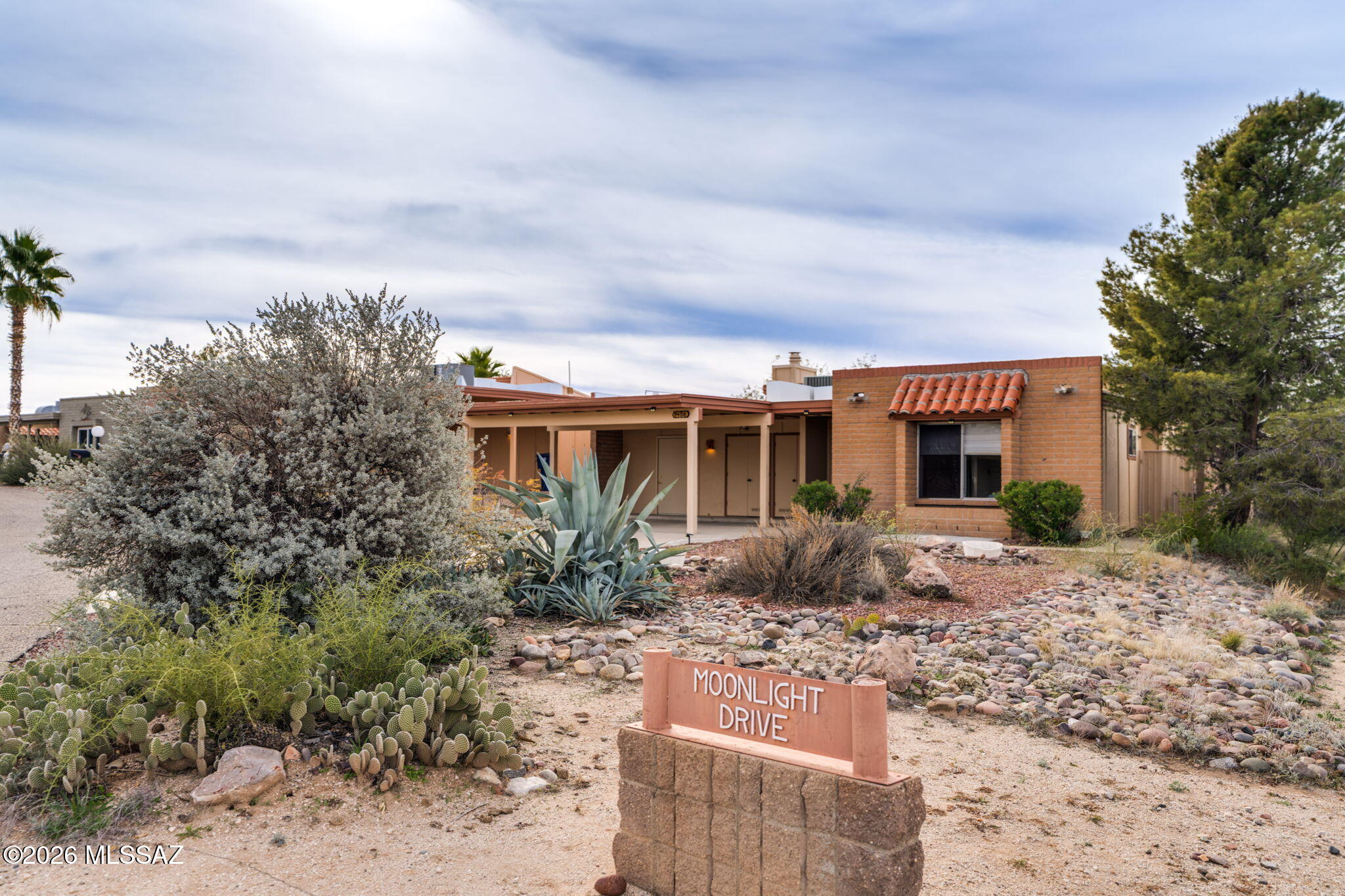 1456 S Moonlight Drive