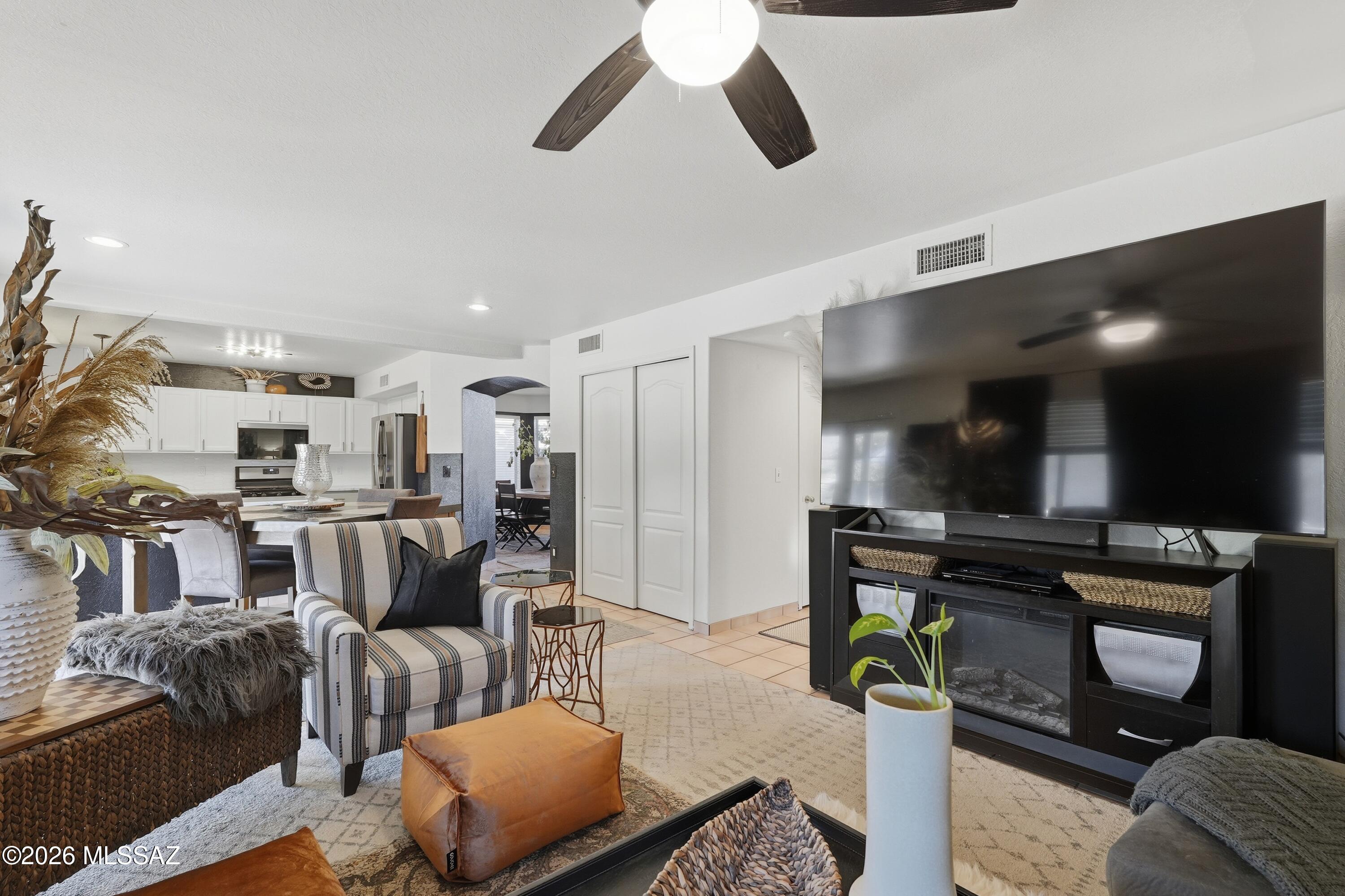 6734 W Nueva Vista Drive