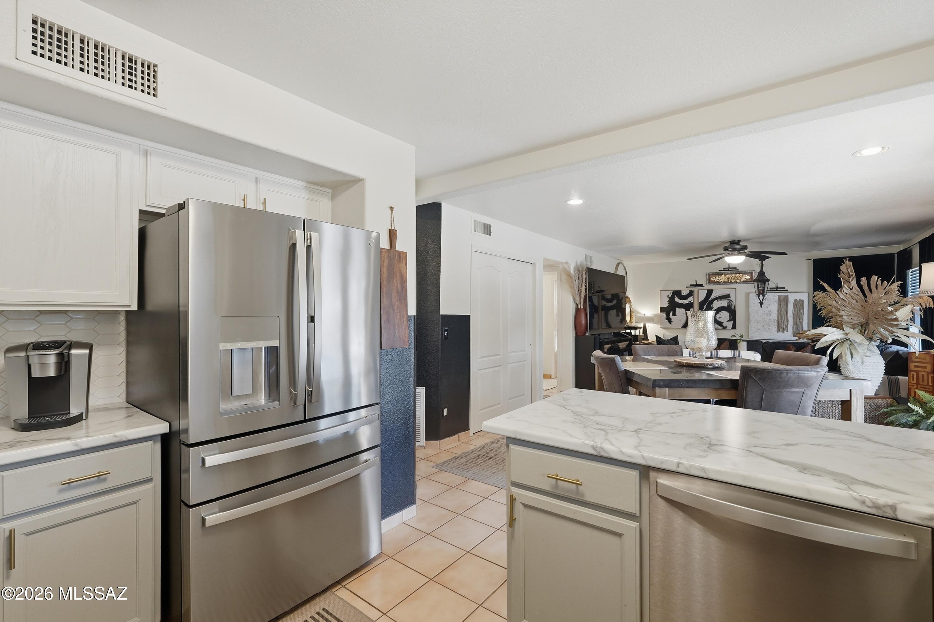 6734 W Nueva Vista Drive