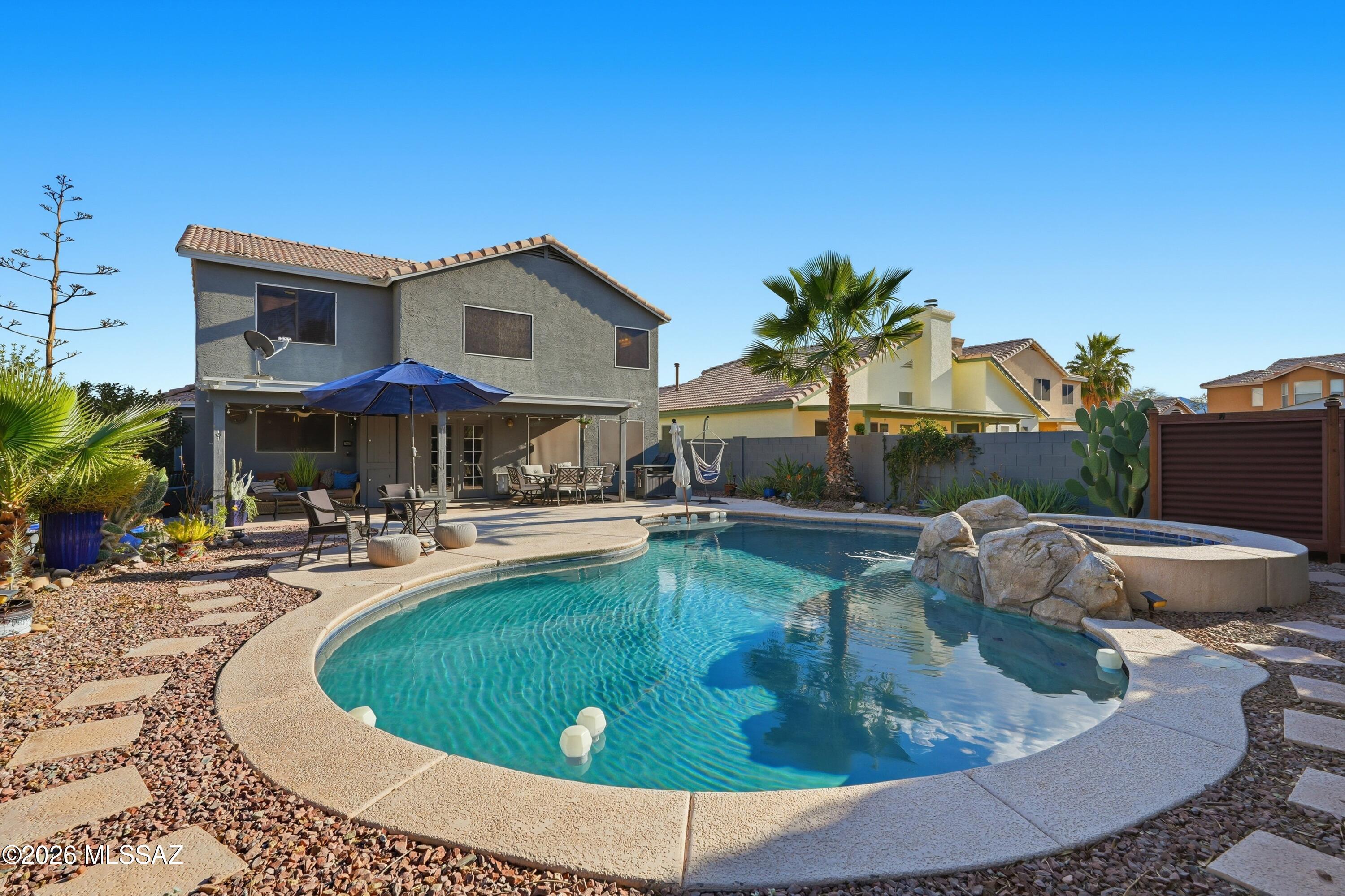 6734 W Nueva Vista Drive