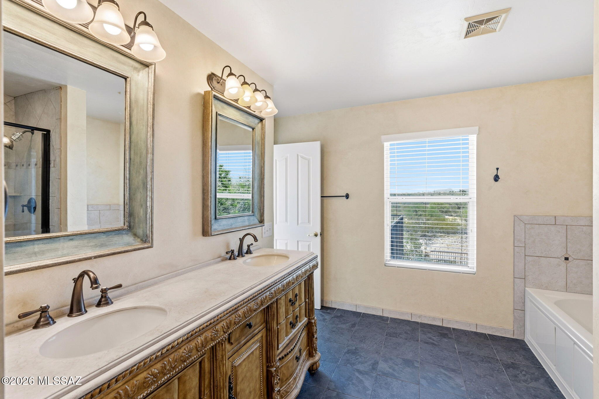 5752 W King Snake Drive
