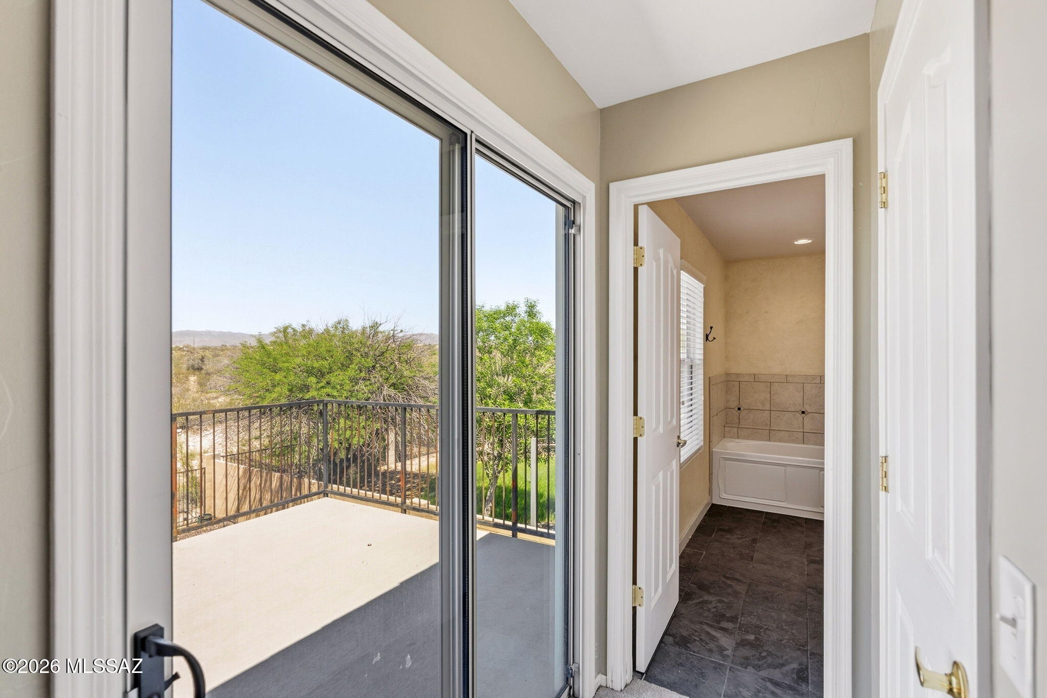 5752 W King Snake Drive