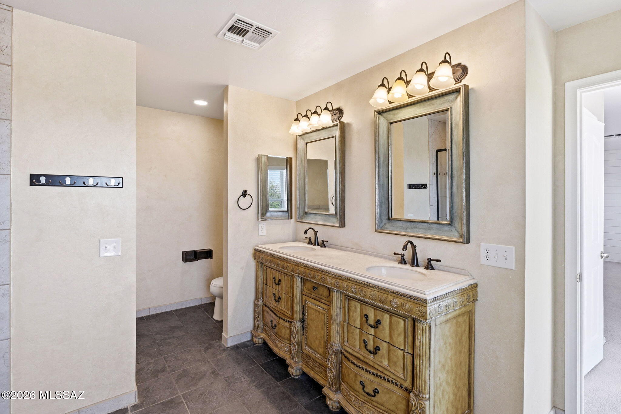 5752 W King Snake Drive