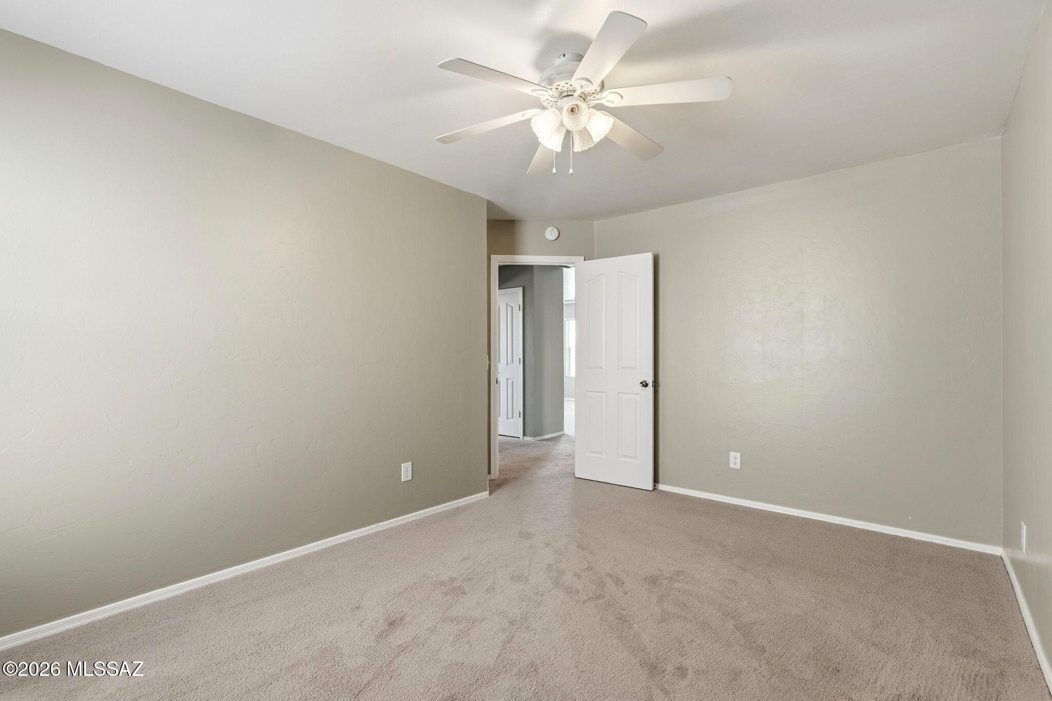 5752 W King Snake Drive