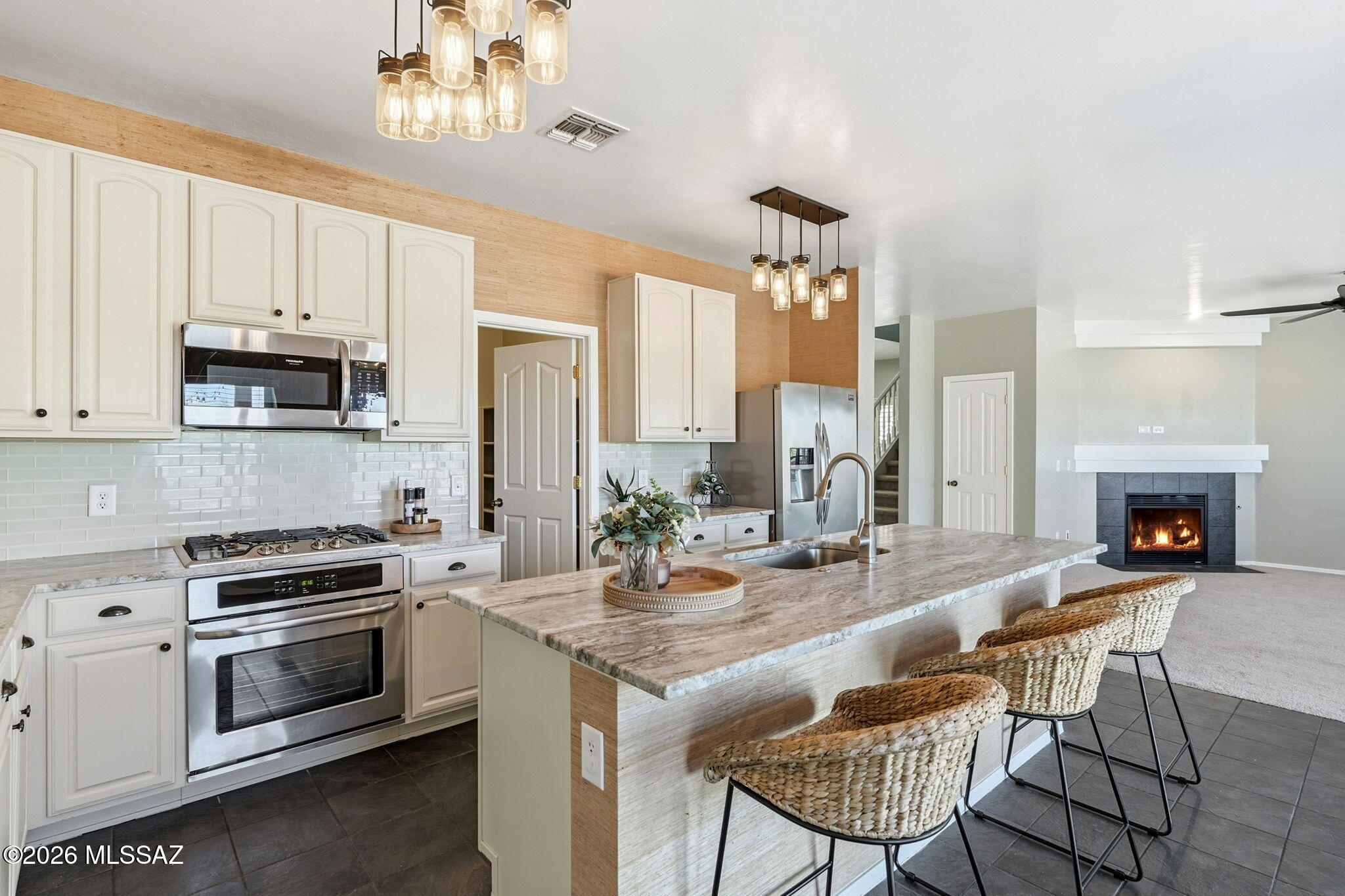 5752 W King Snake Drive