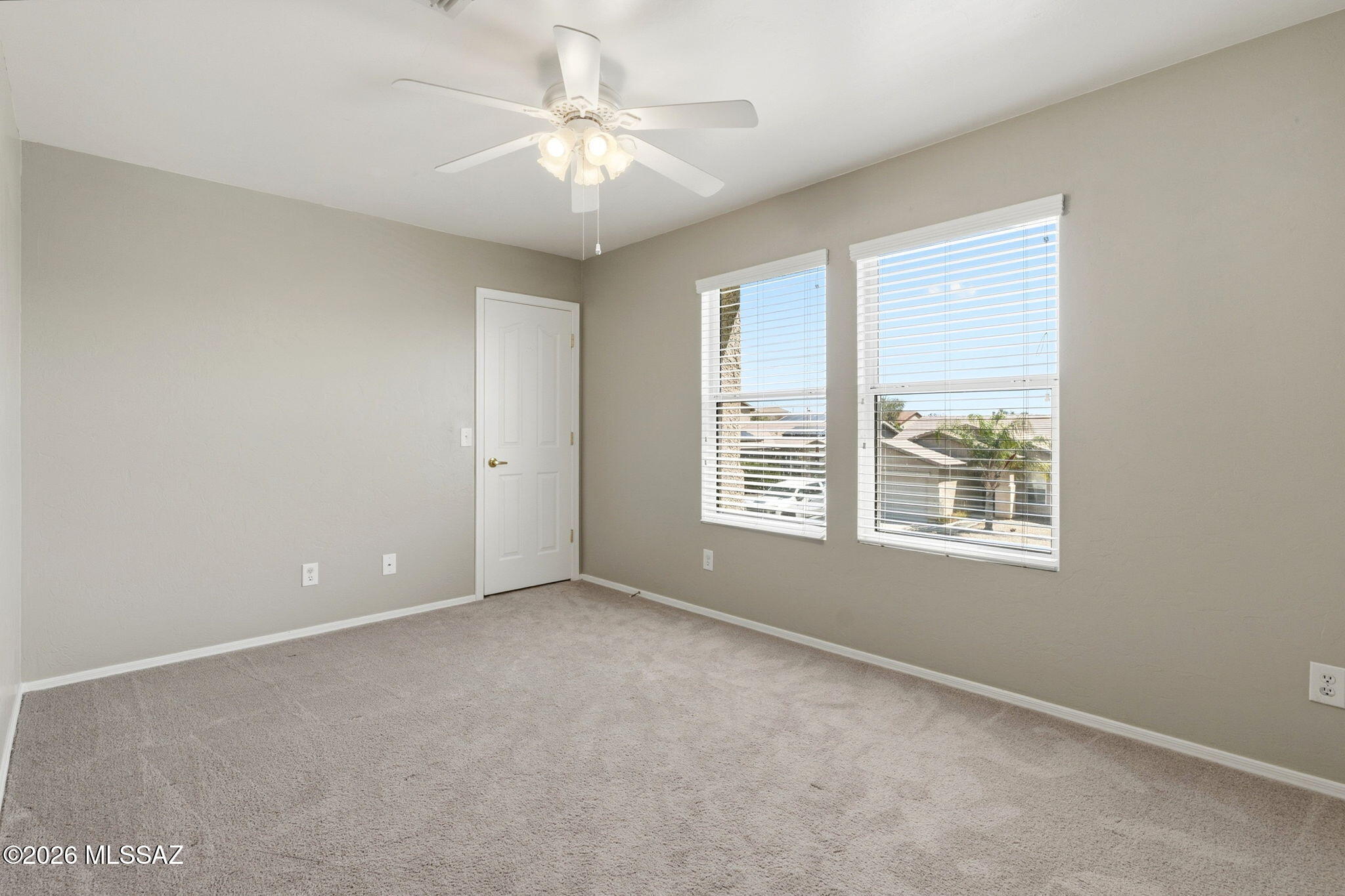 5752 W King Snake Drive