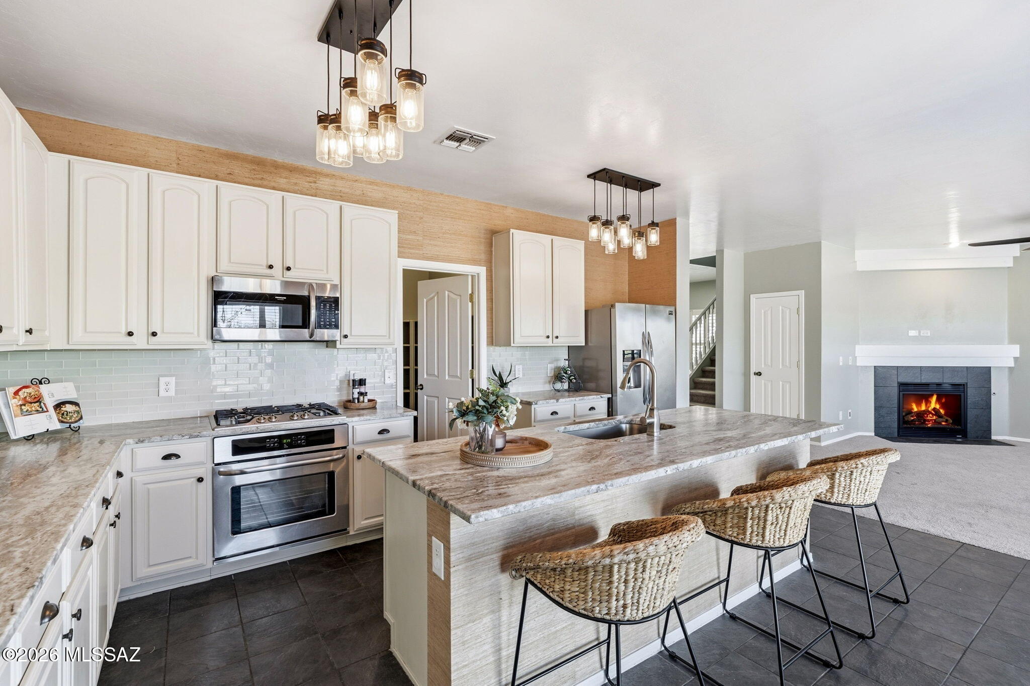 5752 W King Snake Drive
