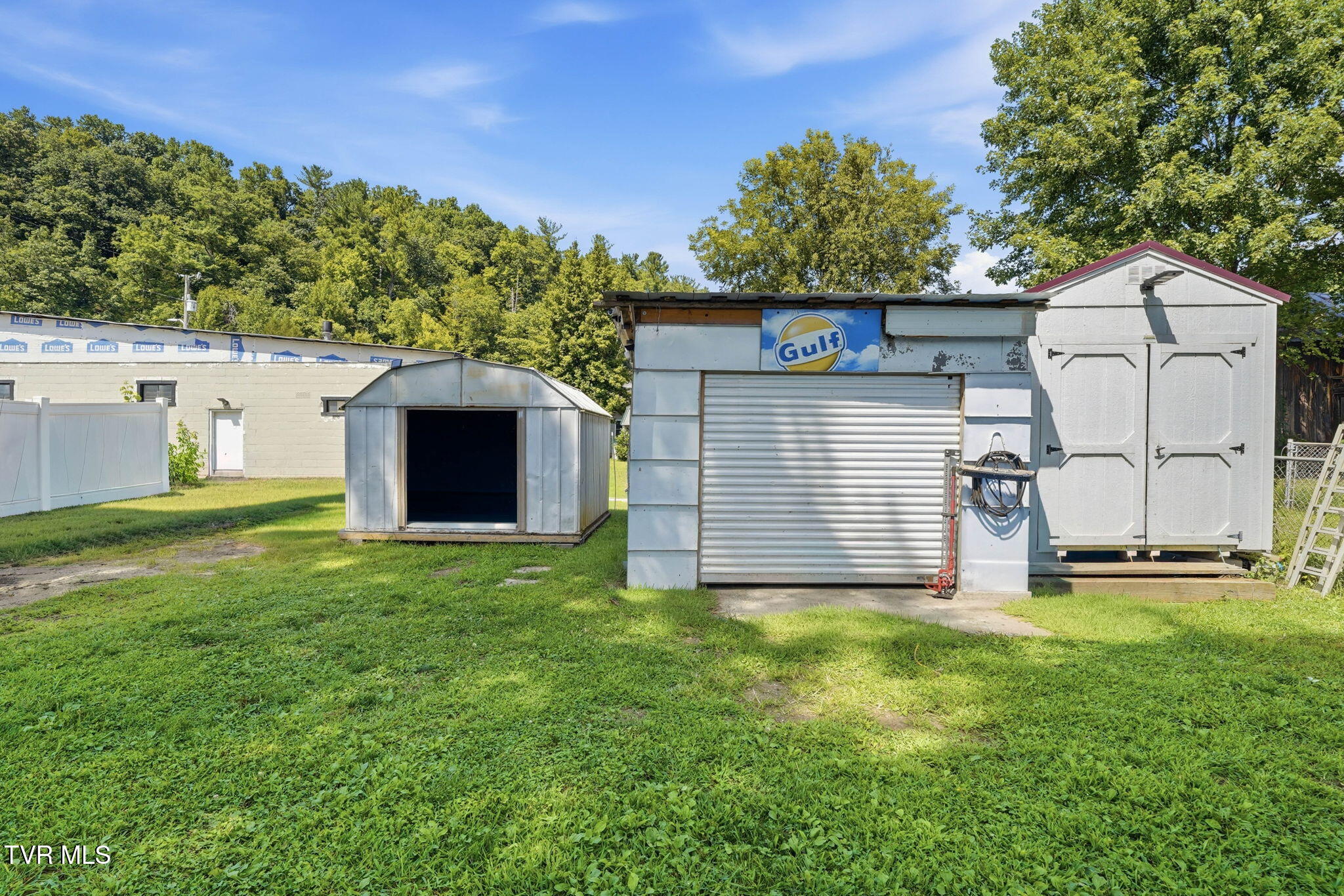 407 Walnut Street