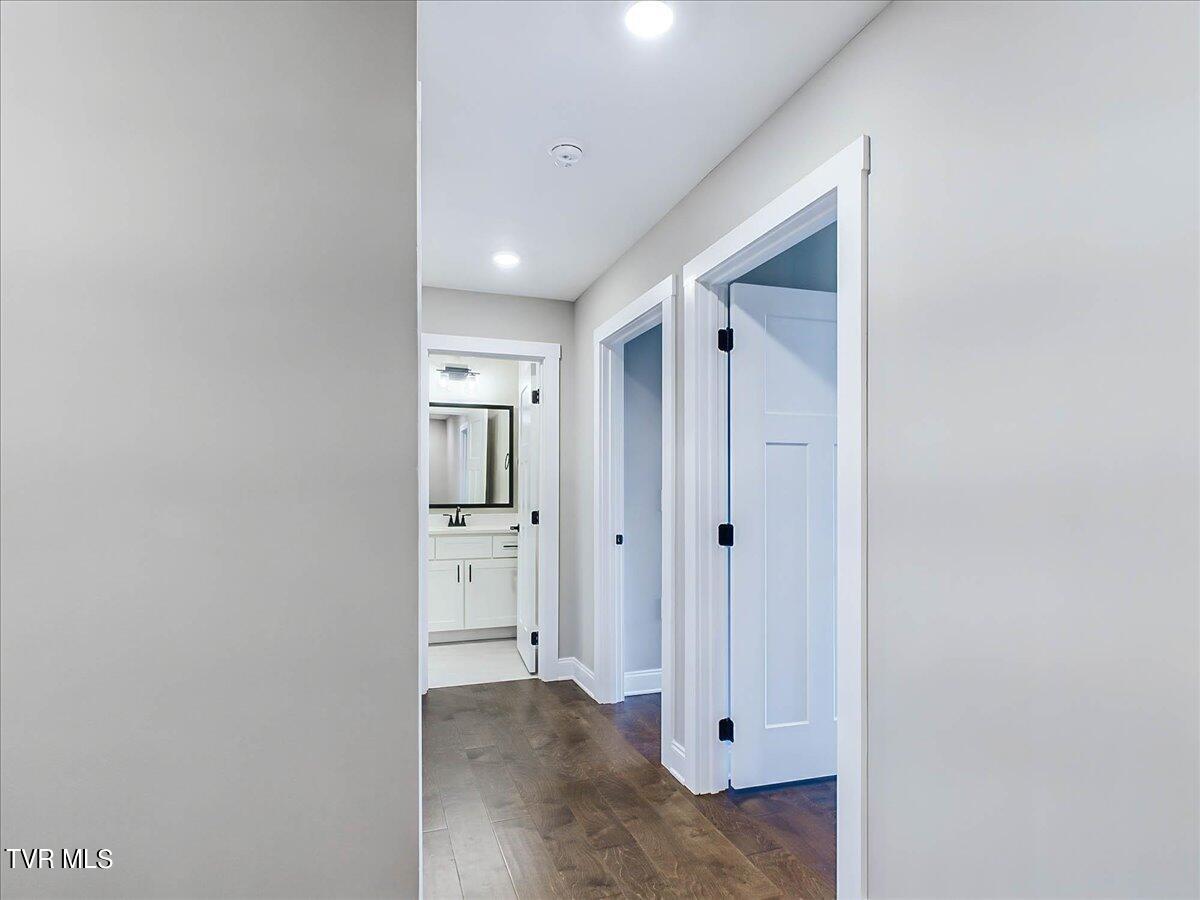 365 Piper Glen