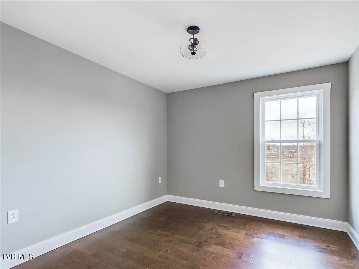 365 Piper Glen