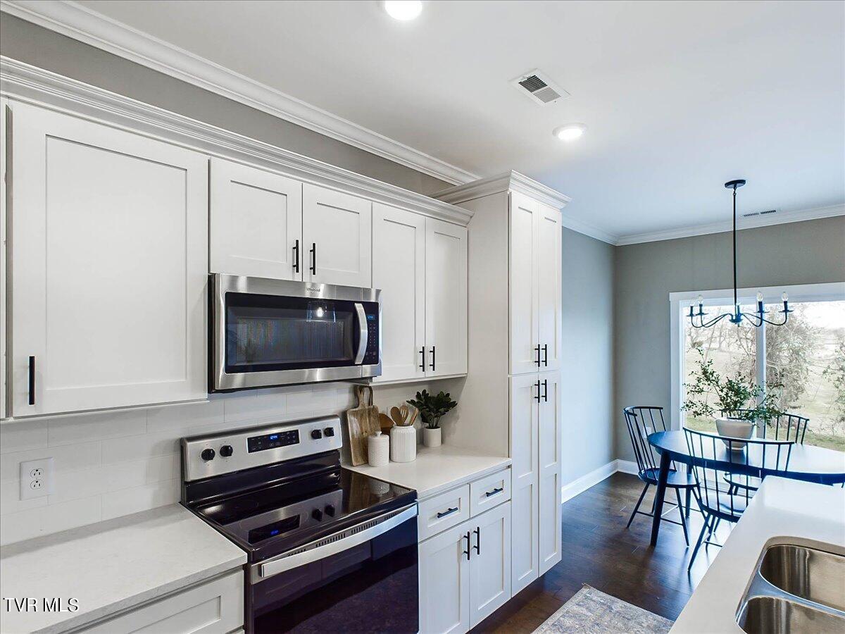 365 Piper Glen