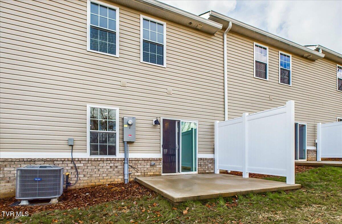 365 Piper Glen