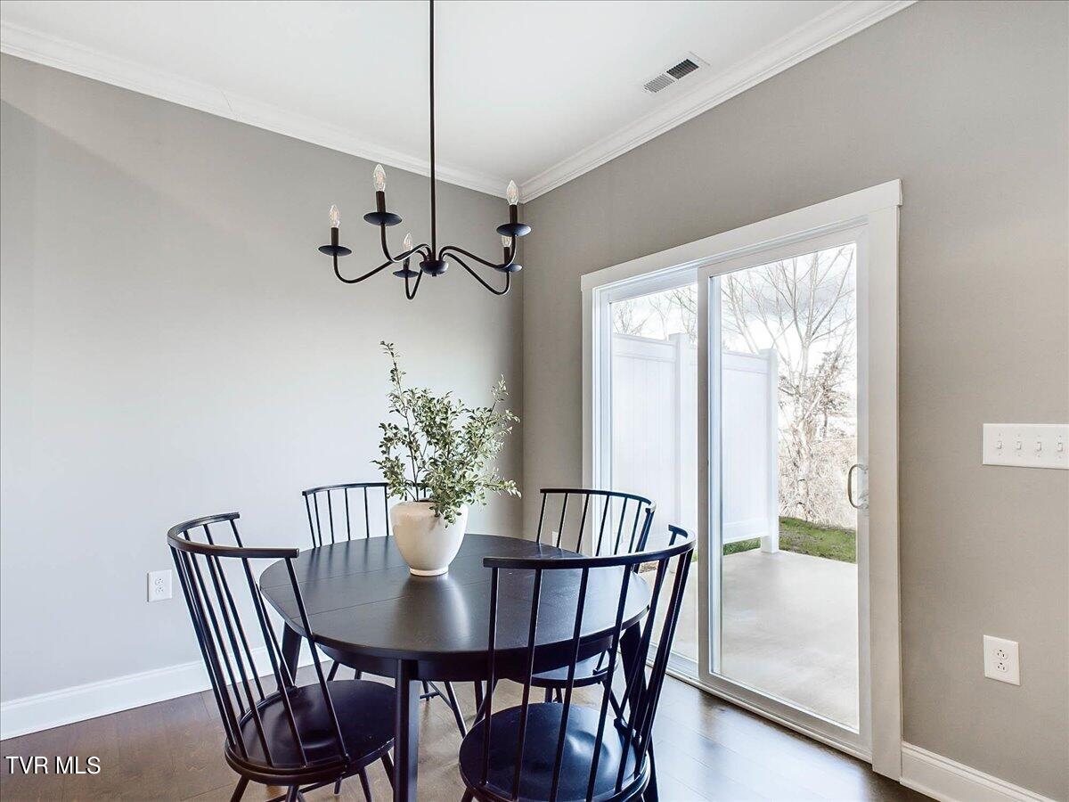 365 Piper Glen