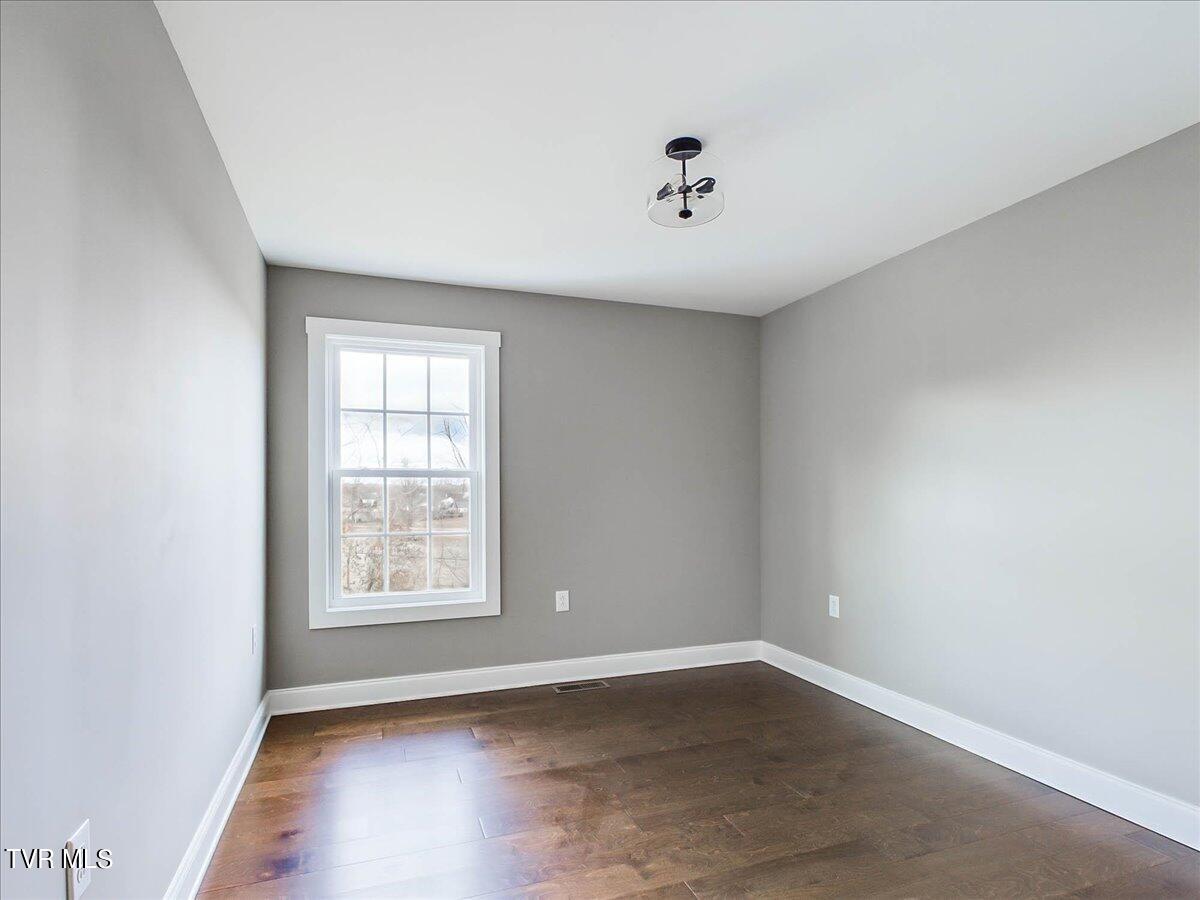 365 Piper Glen