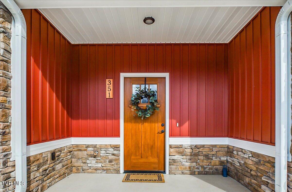 365 Piper Glen