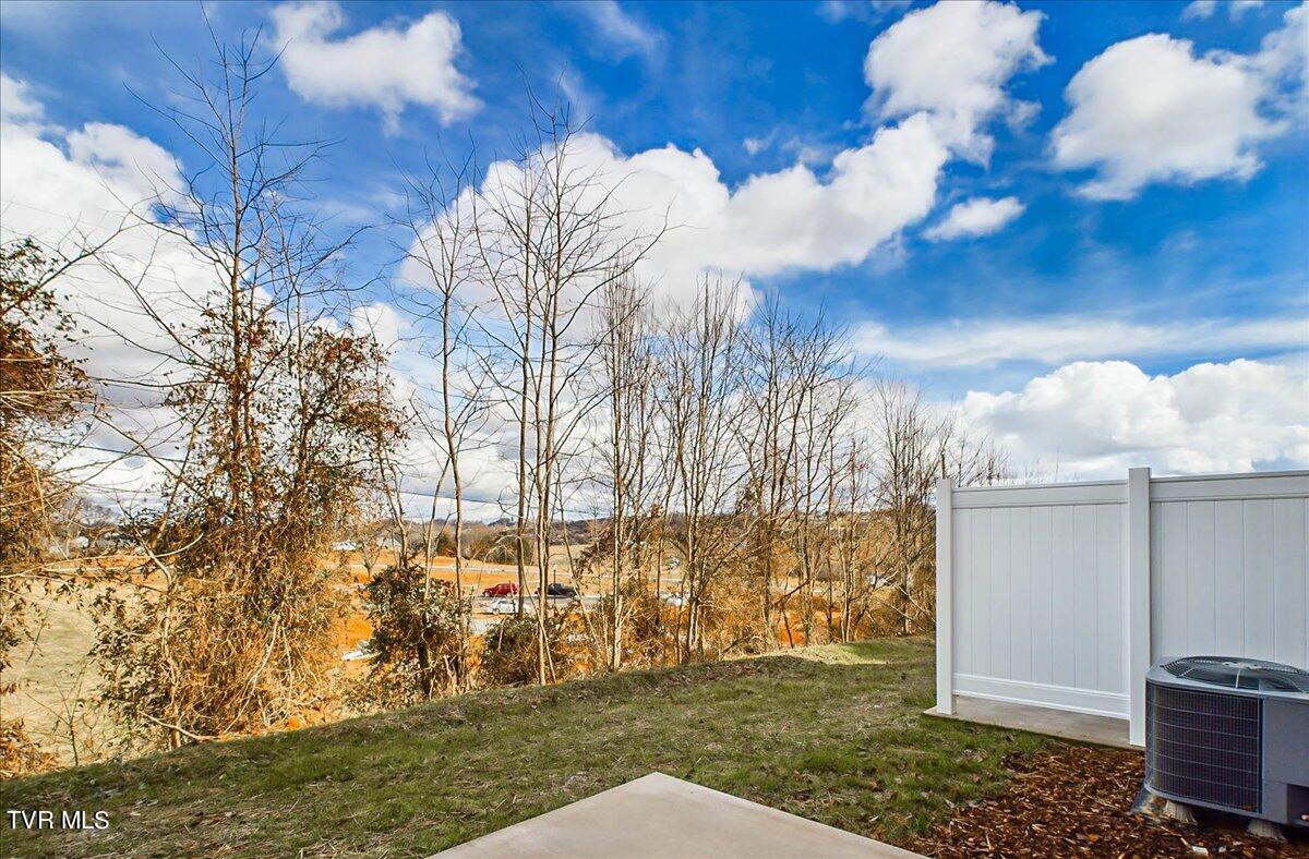 365 Piper Glen