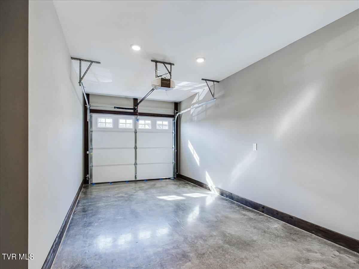 365 Piper Glen