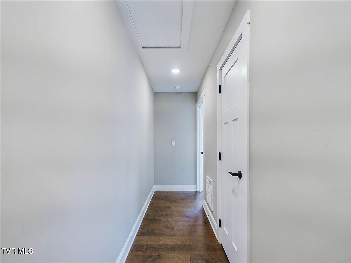 365 Piper Glen