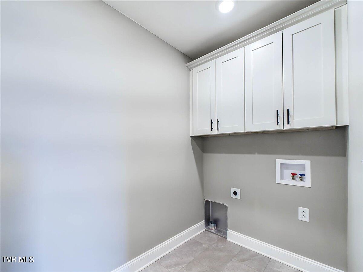 365 Piper Glen